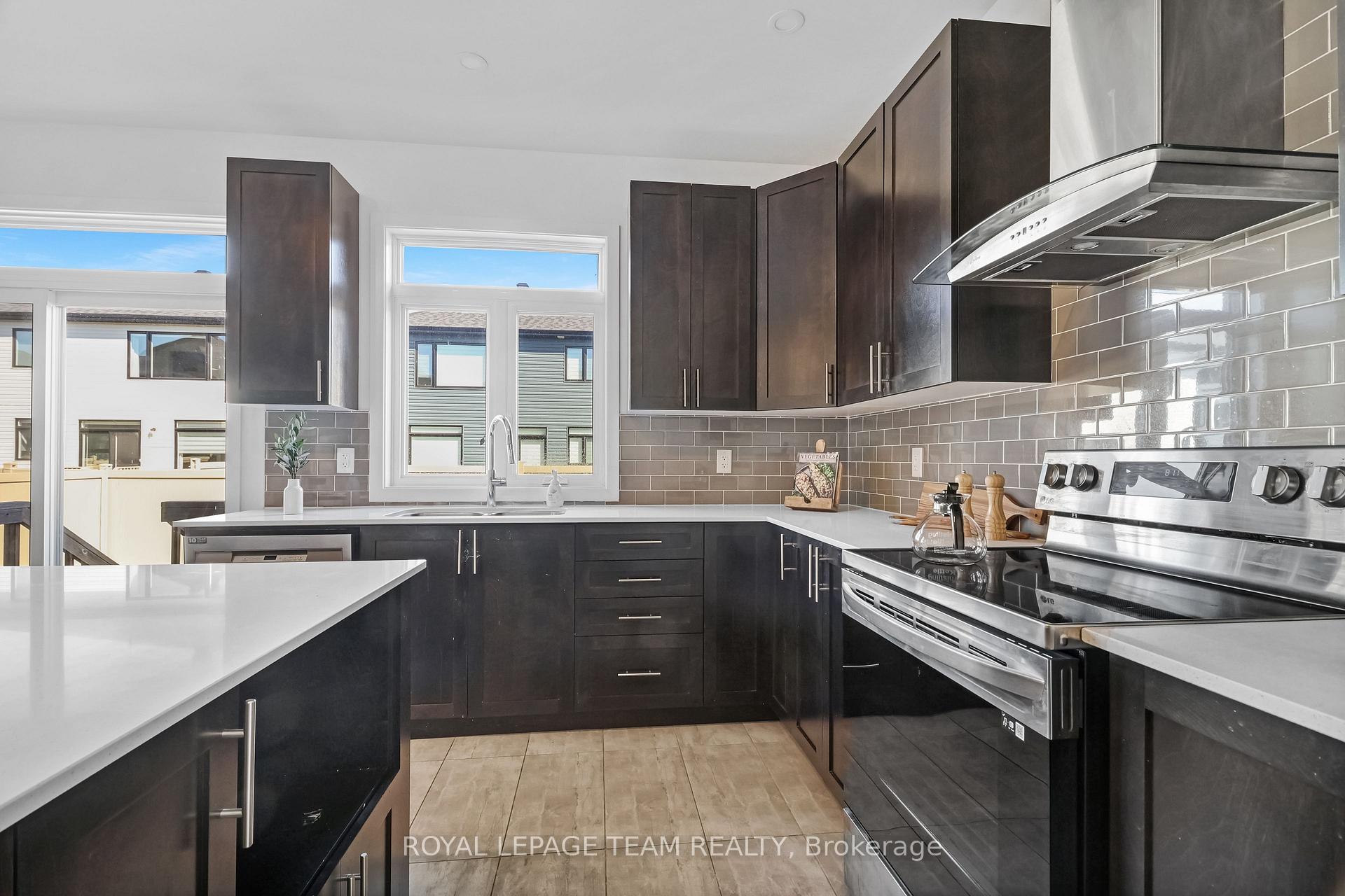 Photo 15 of 76 Big Dipper Street, Ottawa, Riverside South/Gloucester Glen — HOMEH