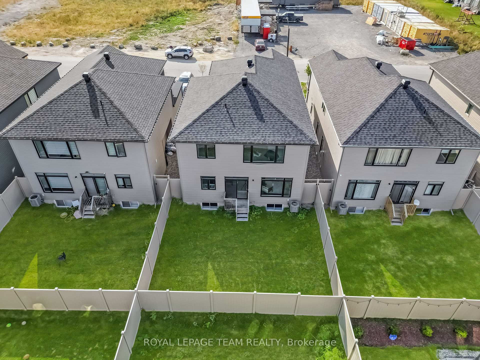 Photo 37 of 76 Big Dipper Street, Ottawa, Riverside South/Gloucester Glen — HOMEH