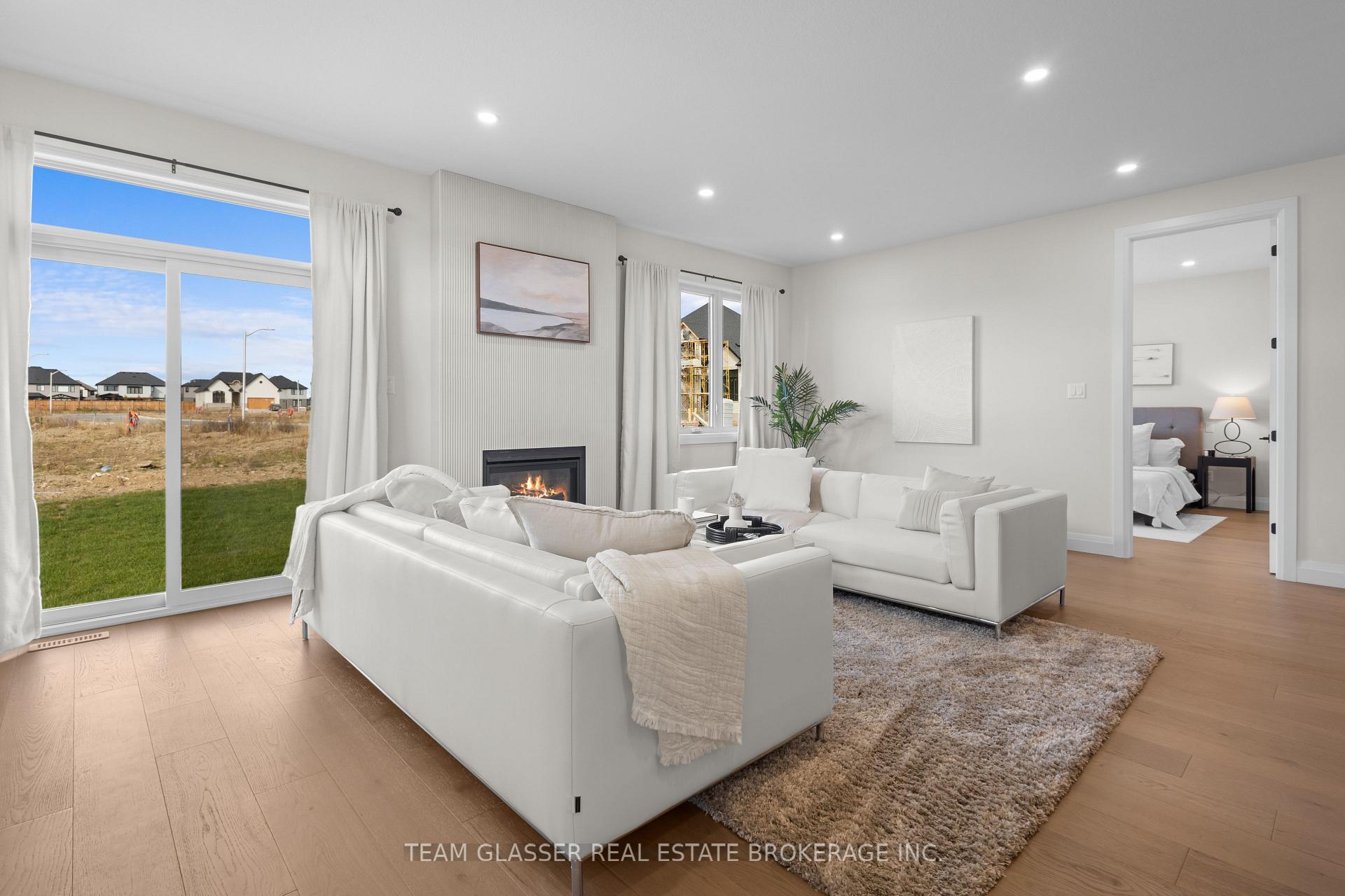 Photo 6 of 70 Benner Boulevard, Middlesex Centre, Kilworth — HOMEH