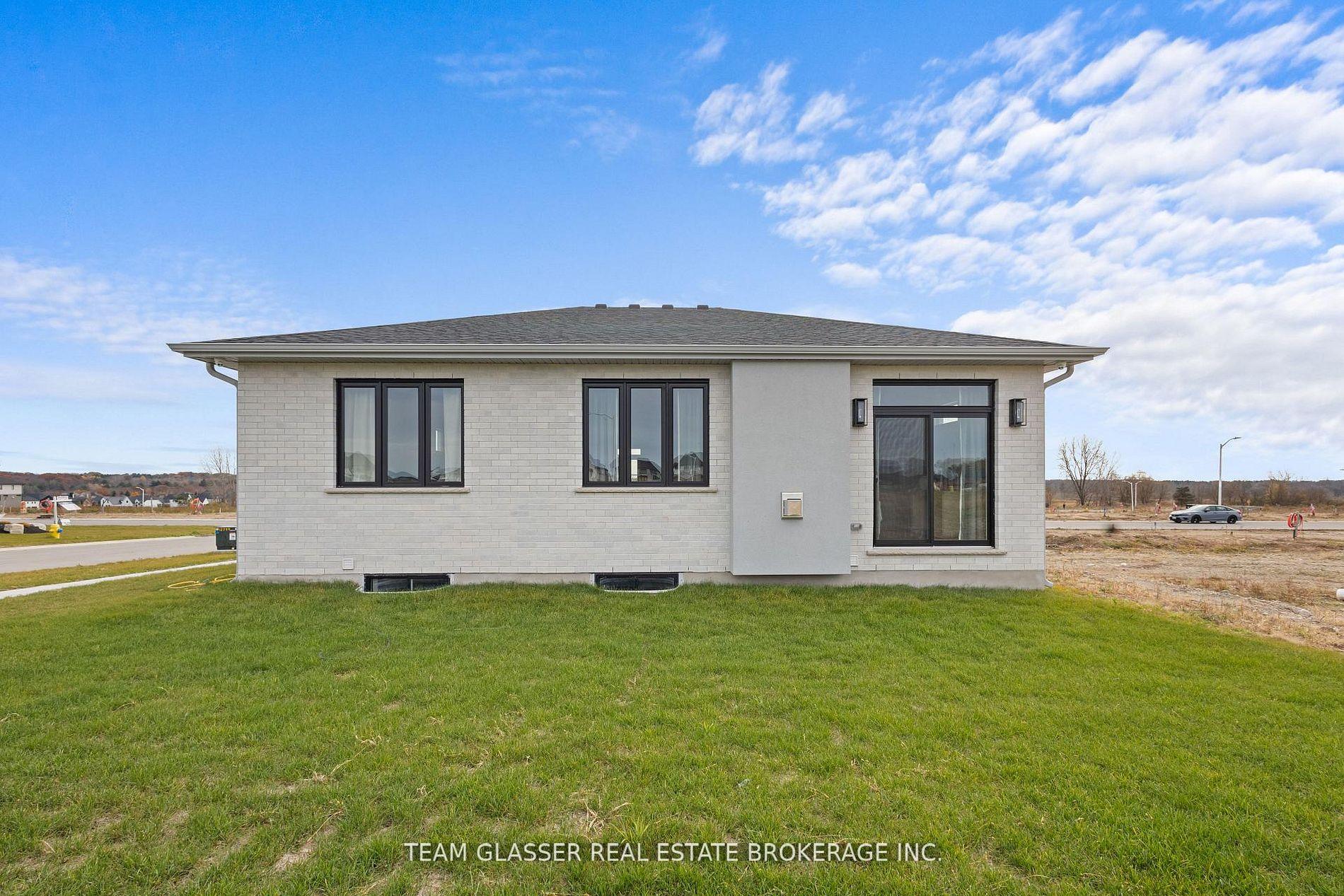 Photo 16 of 70 Benner Boulevard, Middlesex Centre, Kilworth — HOMEH