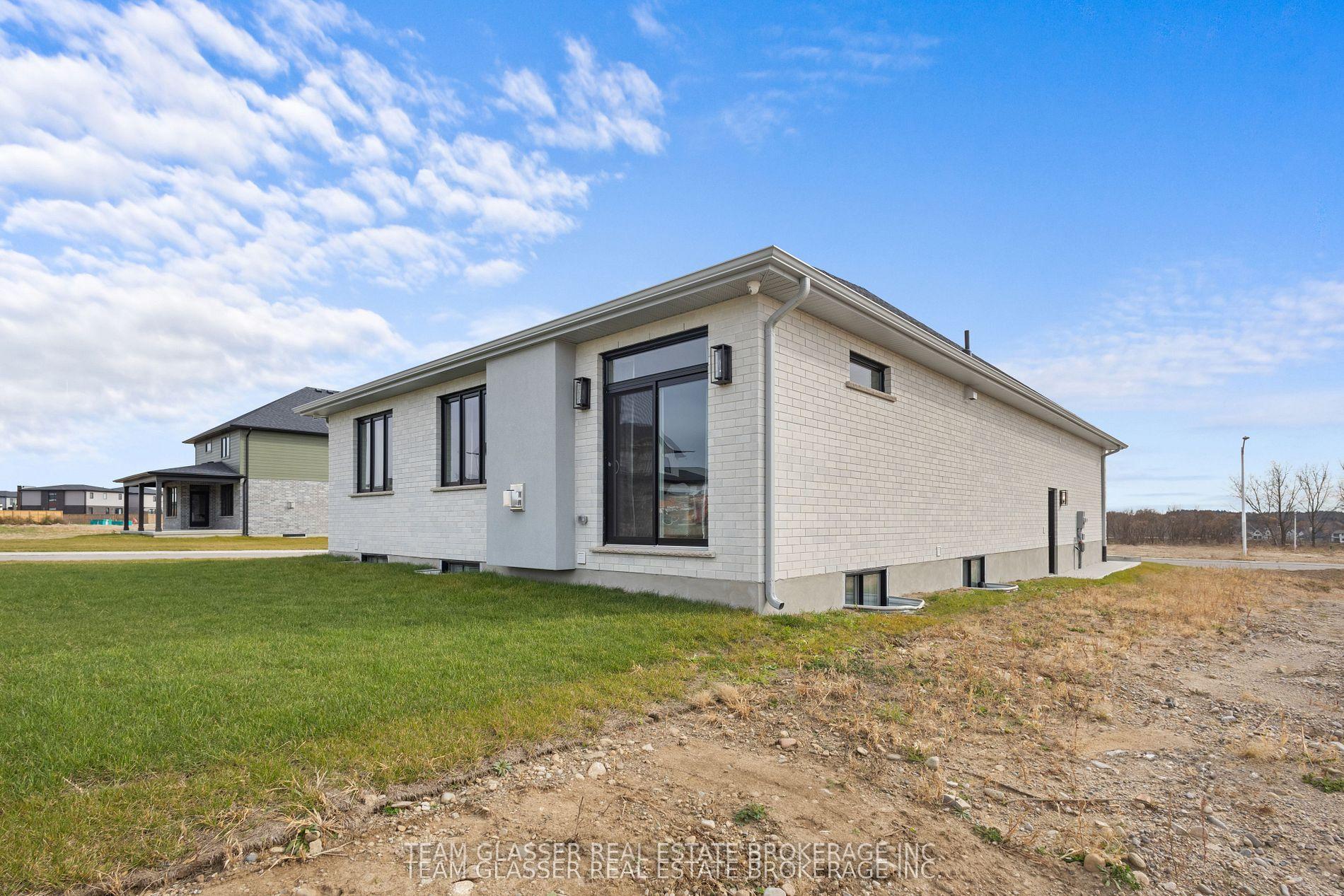 Photo 17 of 70 Benner Boulevard, Middlesex Centre, Kilworth — HOMEH