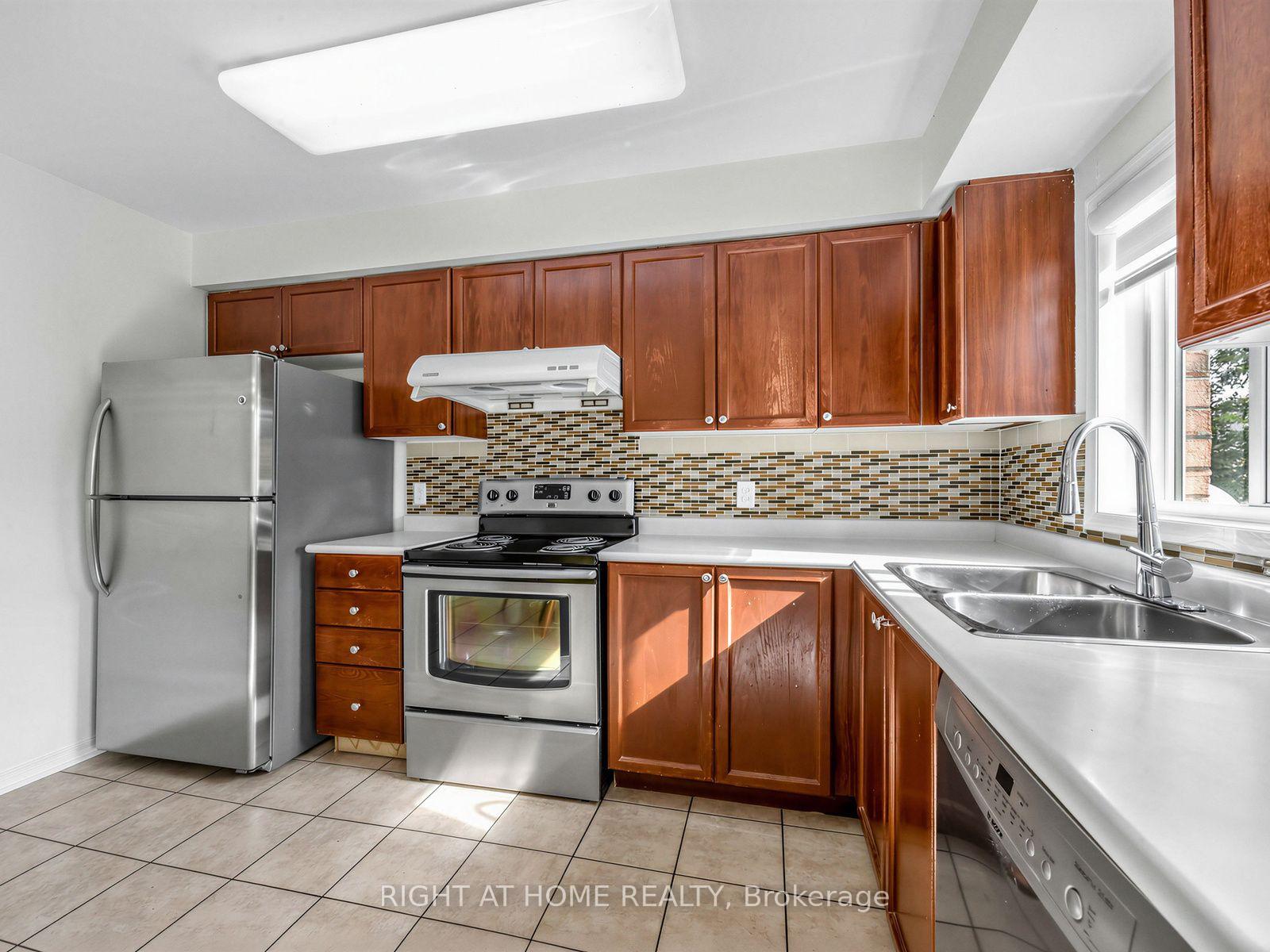 Photo 11 of Unit 46, 50 Strathaven Drive, Mississauga, Hurontario — HOMEH