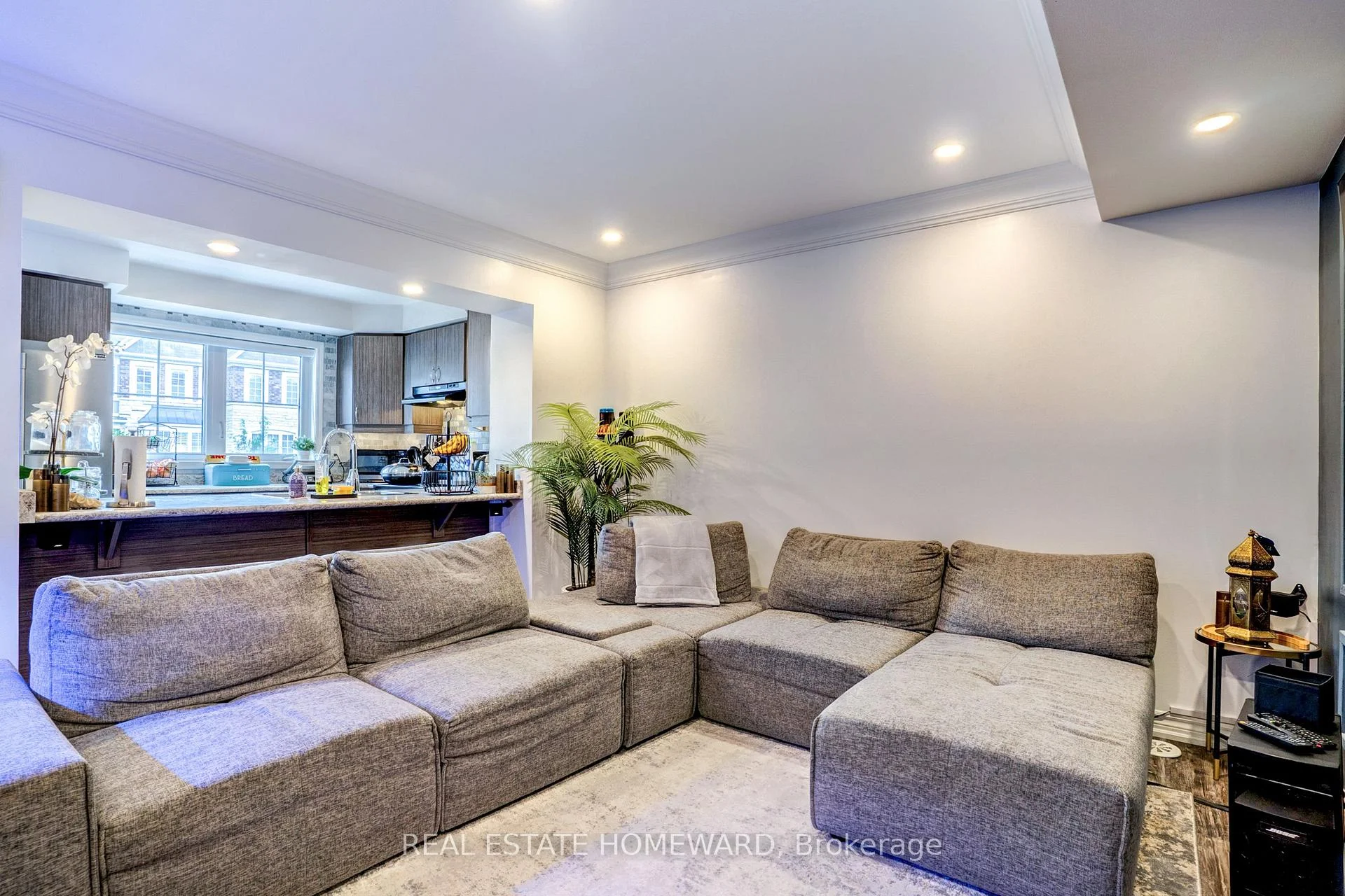 Photo 16 of 28 Goldeye Street, Whitby, Rural Whitby — HOMEH