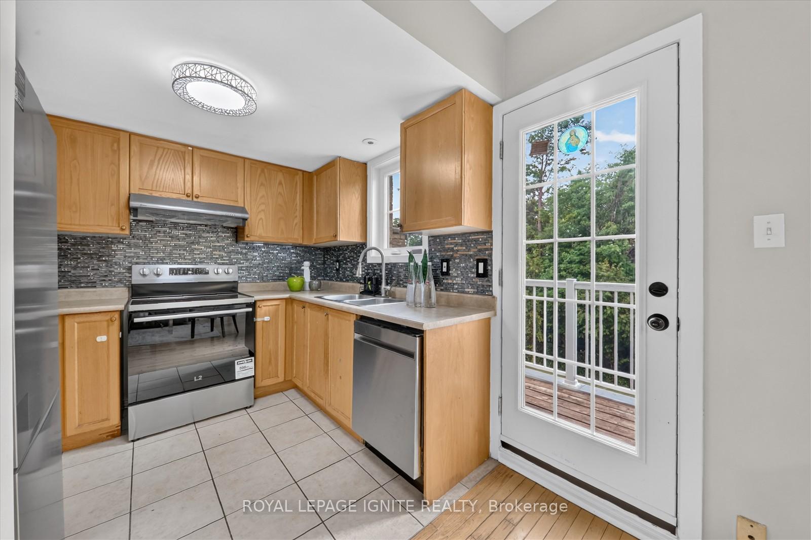 Photo 10 of Unit 29, 42 Pinery Trail, Scarborough, Malvern — HOMEH