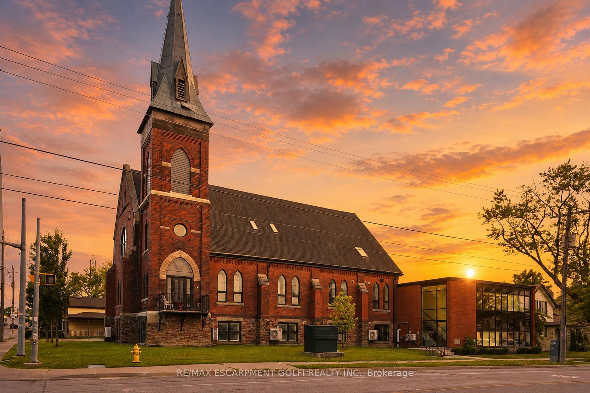 Photo 2 of Unit 8, 405 Merritt Street, St. Catharines, Oakdale — HOMEH