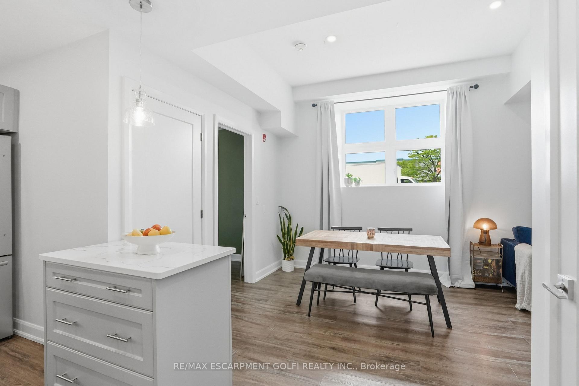 Photo 6 of Unit 8, 405 Merritt Street, St. Catharines, Oakdale — HOMEH