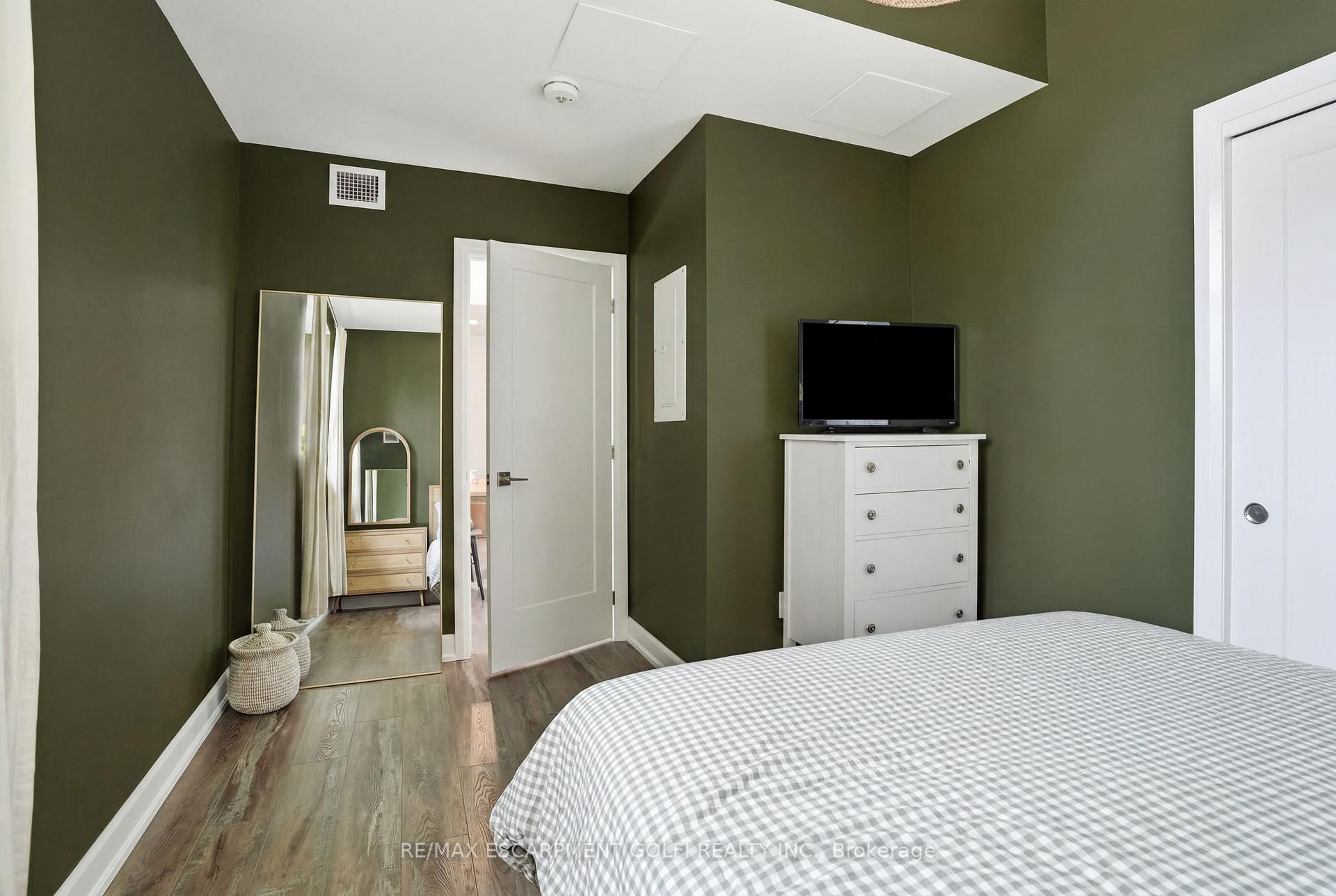 Photo 12 of Unit 8, 405 Merritt Street, St. Catharines, Oakdale — HOMEH