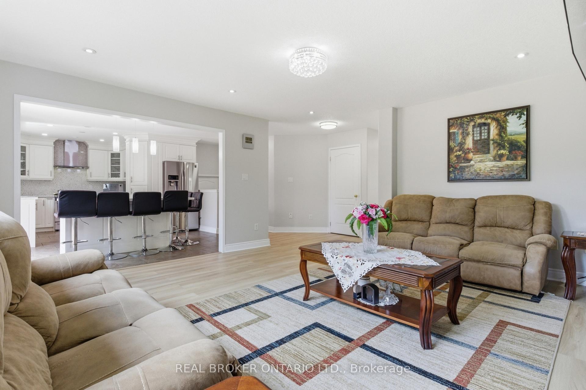 Photo 10 of 135 Blackburn Drive, Brantford, Empire — HOMEH