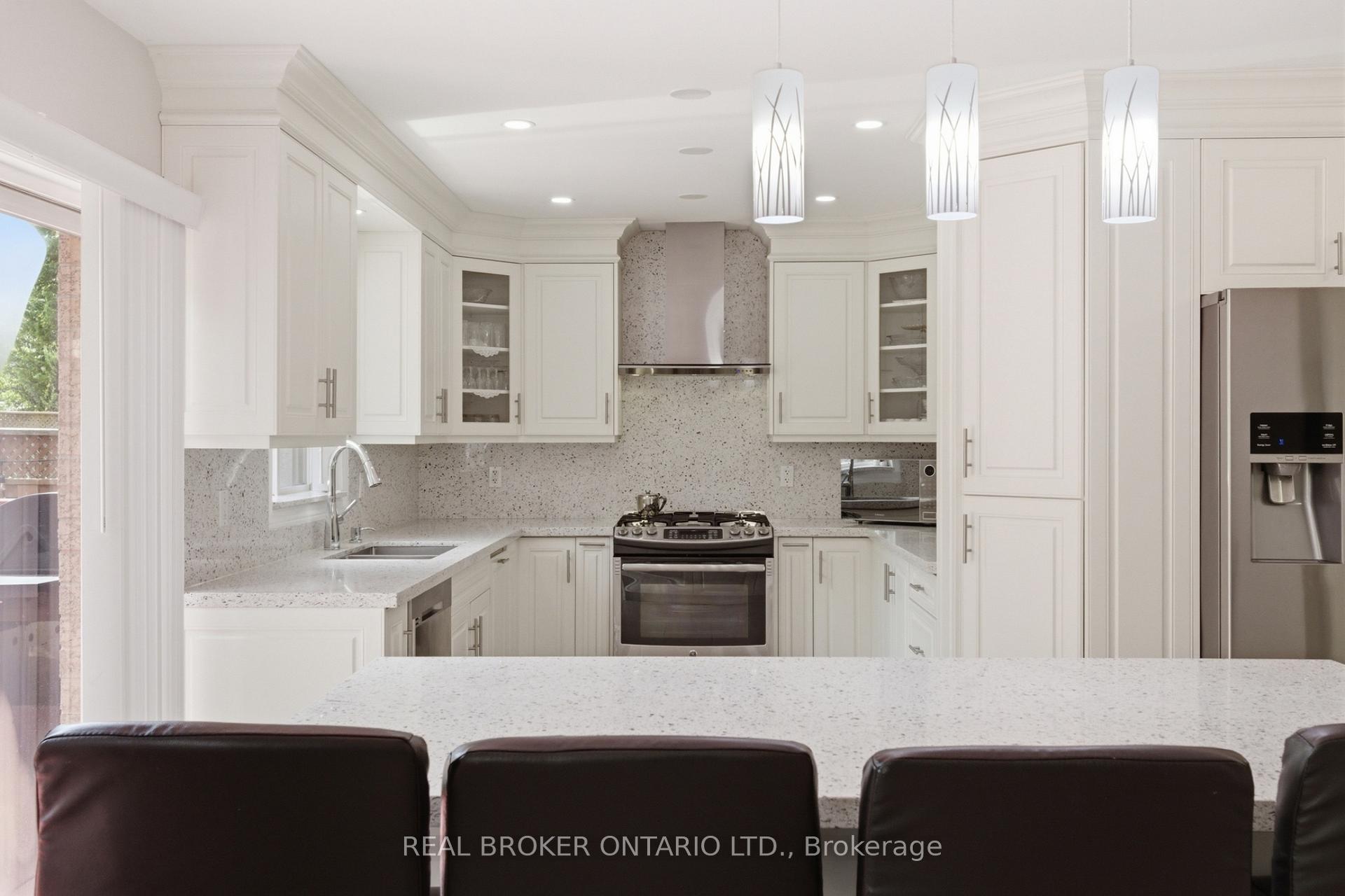 Photo 16 of 135 Blackburn Drive, Brantford, Empire — HOMEH