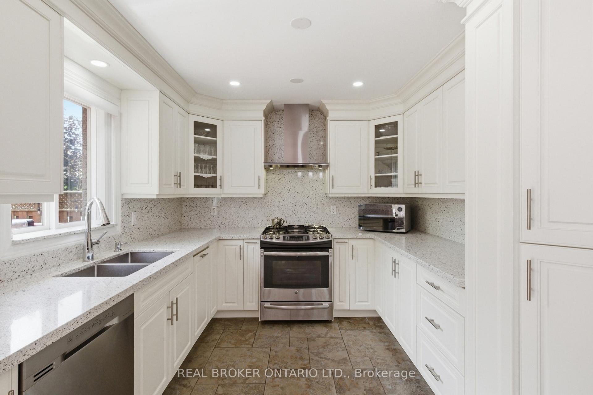 Photo 18 of 135 Blackburn Drive, Brantford, Empire — HOMEH