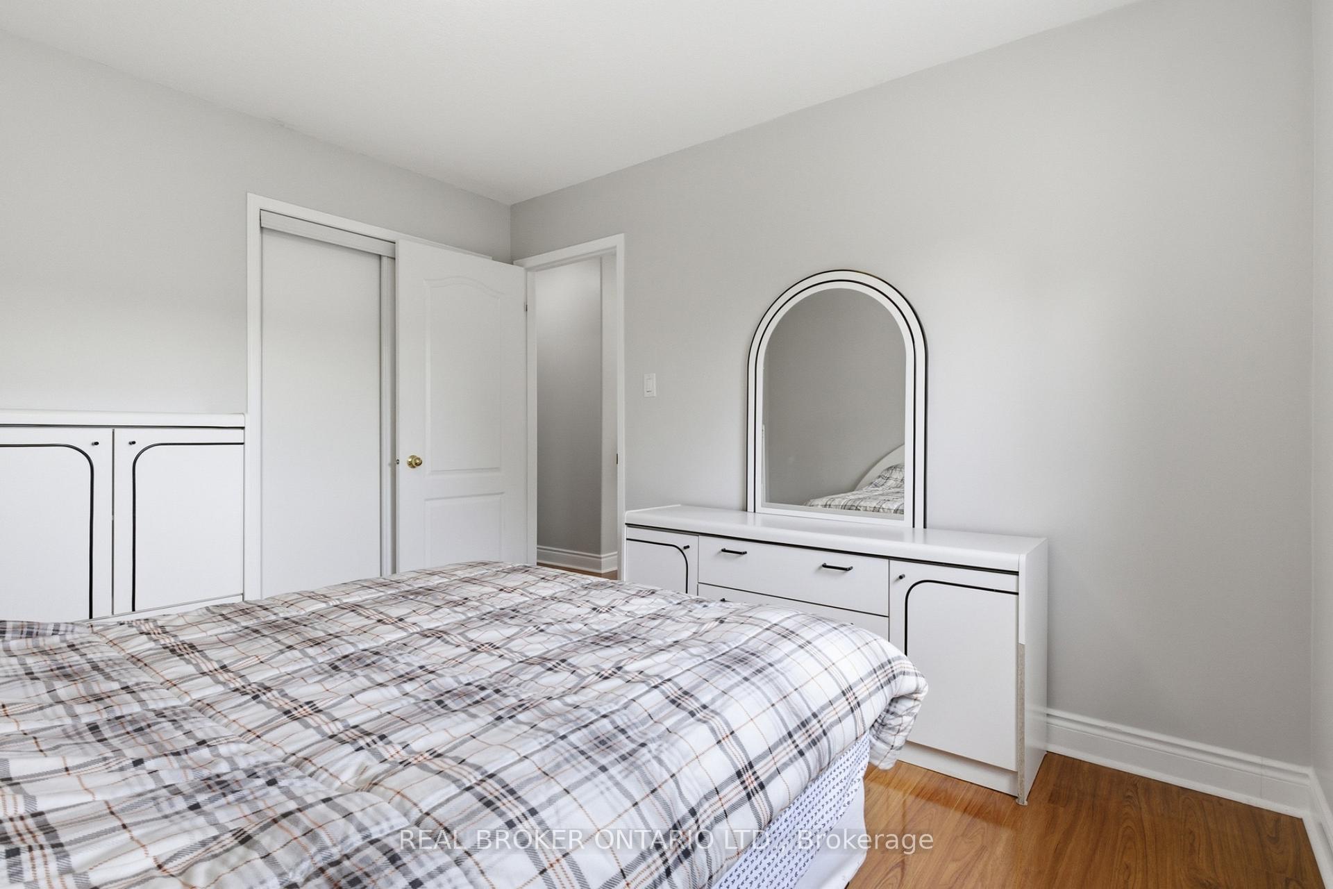 Photo 32 of 135 Blackburn Drive, Brantford, Empire — HOMEH