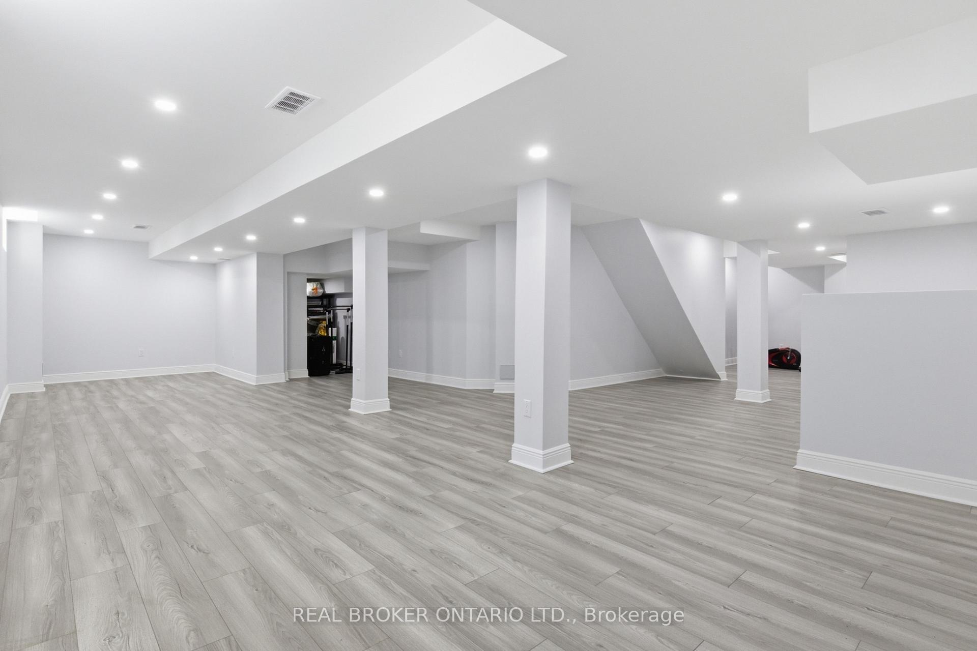 Photo 37 of 135 Blackburn Drive, Brantford, Empire — HOMEH
