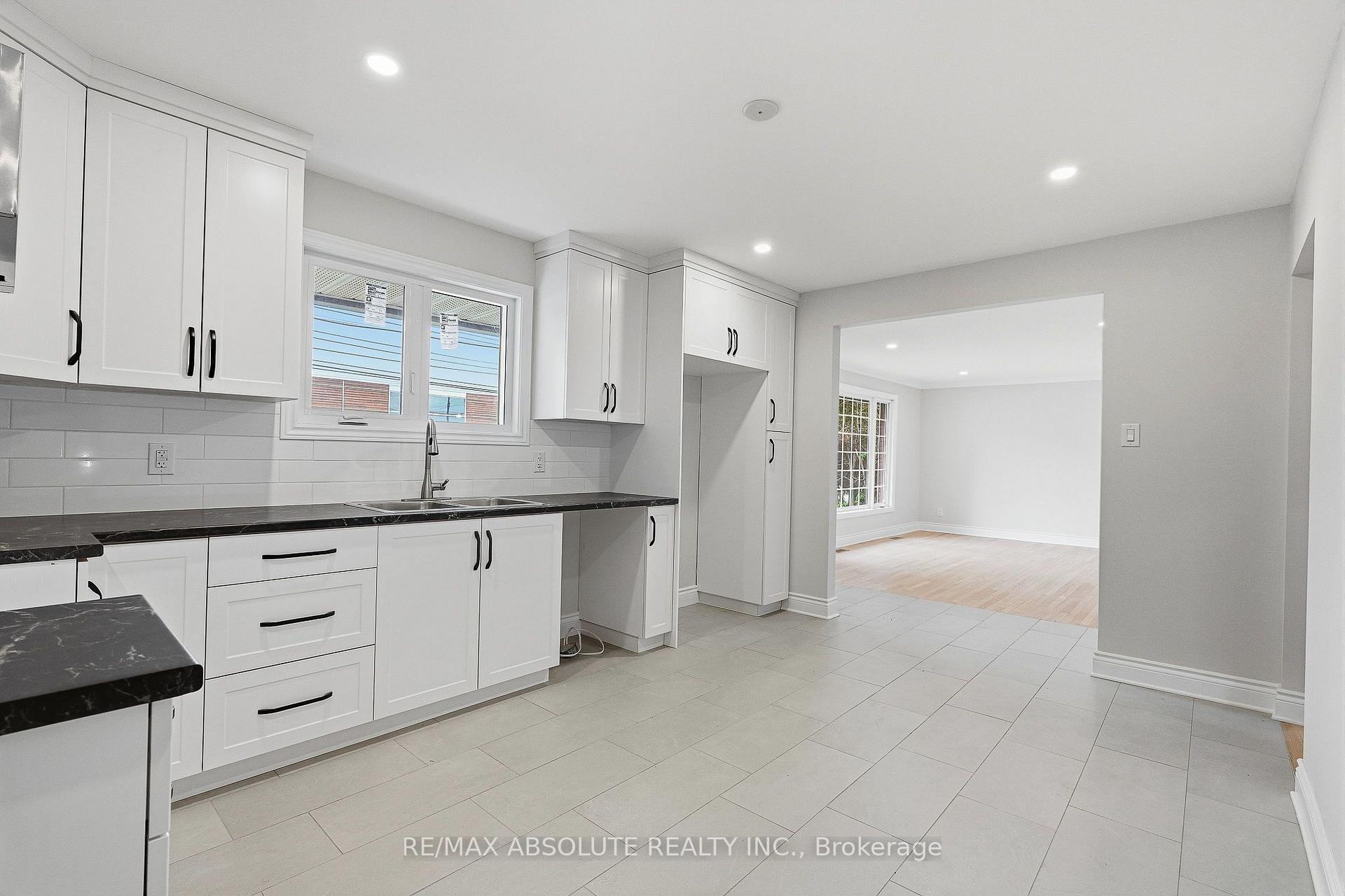 Photo 10 of 1095 Kenaston Street, Ottawa, Cyrville Rd./Industrial Park — HOMEH