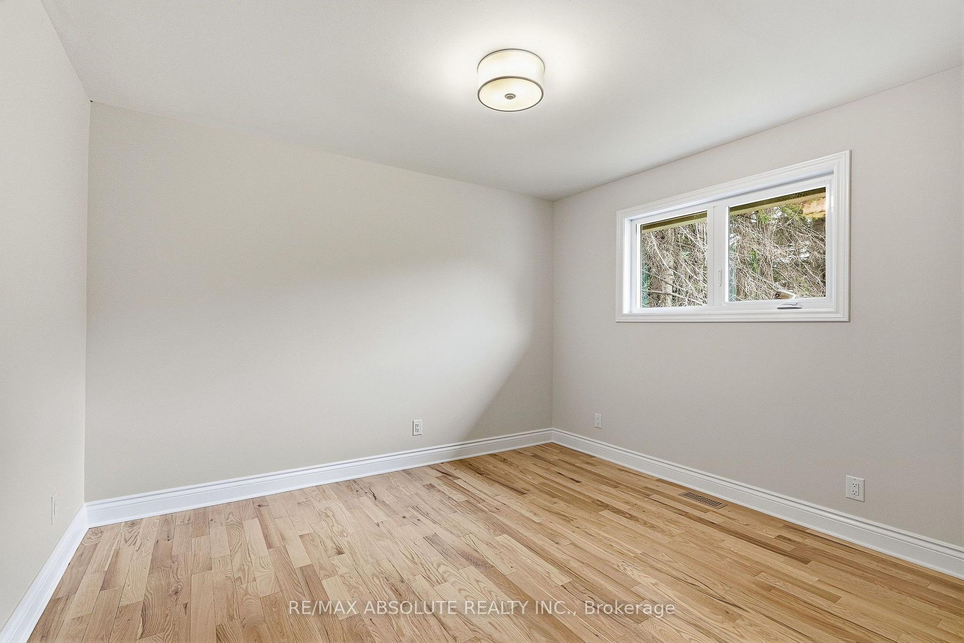 Photo 12 of 1095 Kenaston Street, Ottawa, Cyrville Rd./Industrial Park — HOMEH