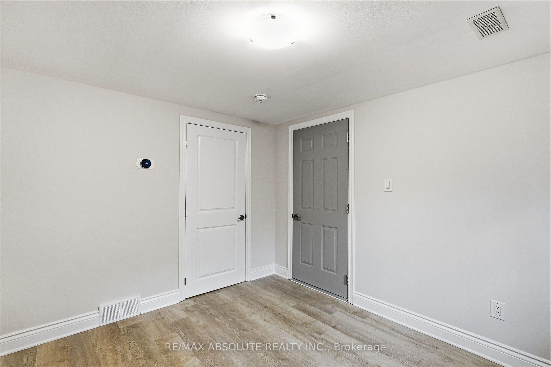Photo 17 of 1095 Kenaston Street, Ottawa, Cyrville Rd./Industrial Park — HOMEH
