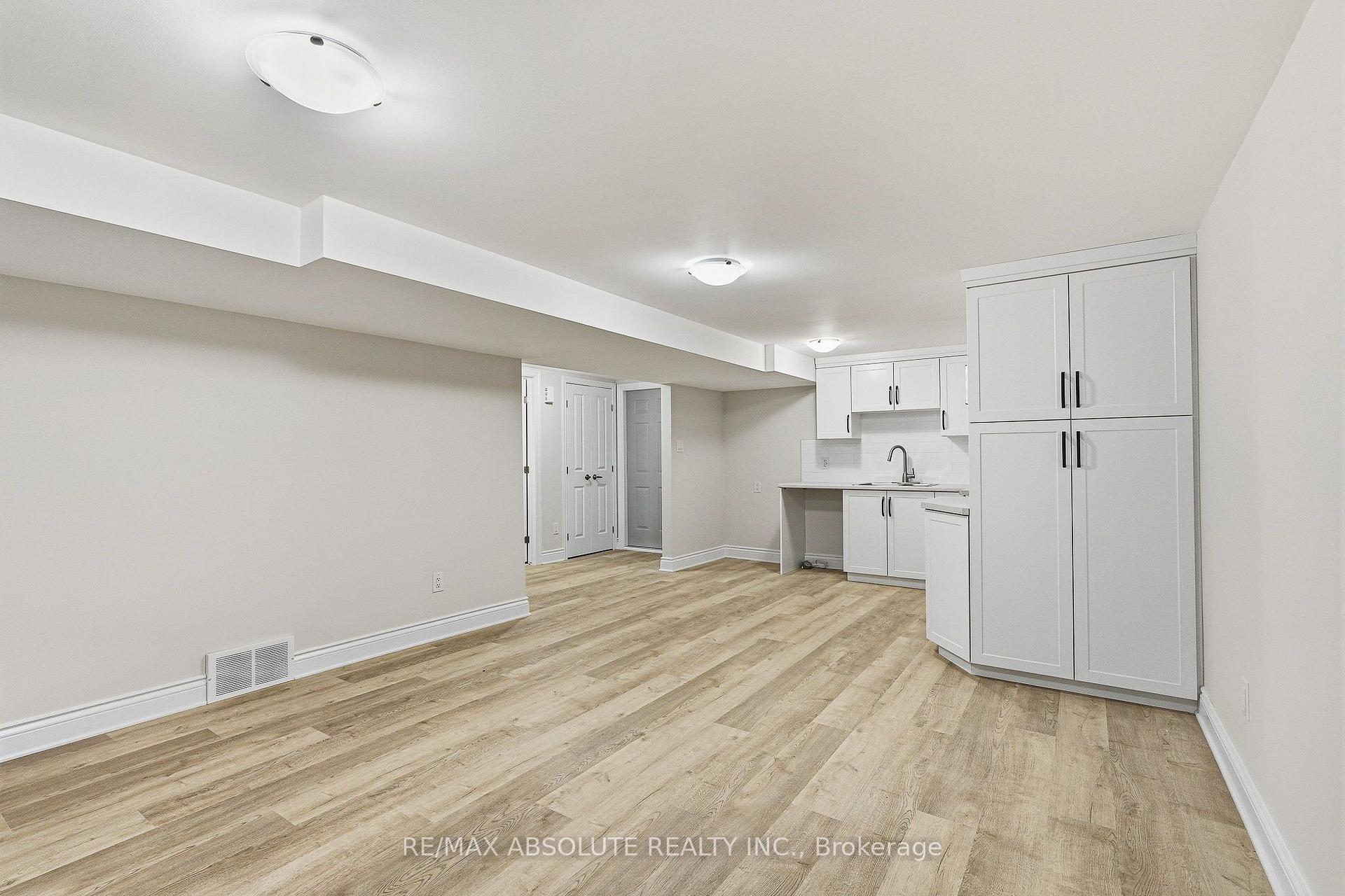 Photo 19 of 1095 Kenaston Street, Ottawa, Cyrville Rd./Industrial Park — HOMEH