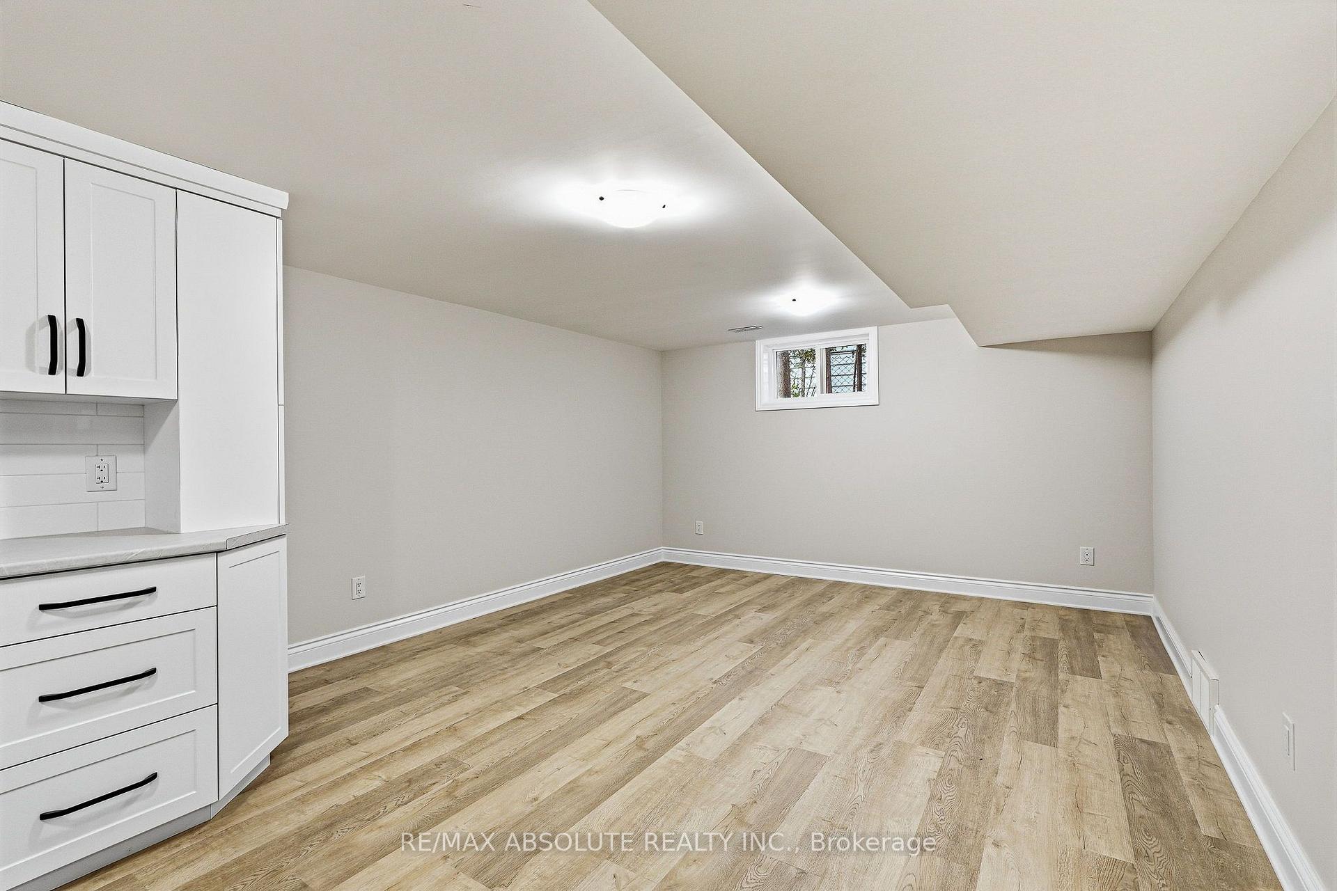 Photo 23 of 1095 Kenaston Street, Ottawa, Cyrville Rd./Industrial Park — HOMEH