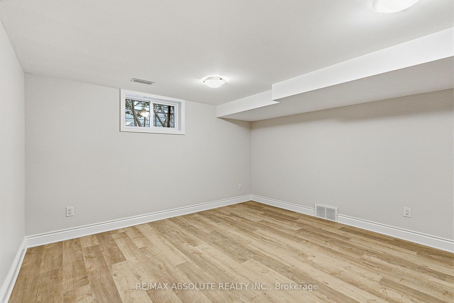 Photo 24 of 1095 Kenaston Street, Ottawa, Cyrville Rd./Industrial Park — HOMEH