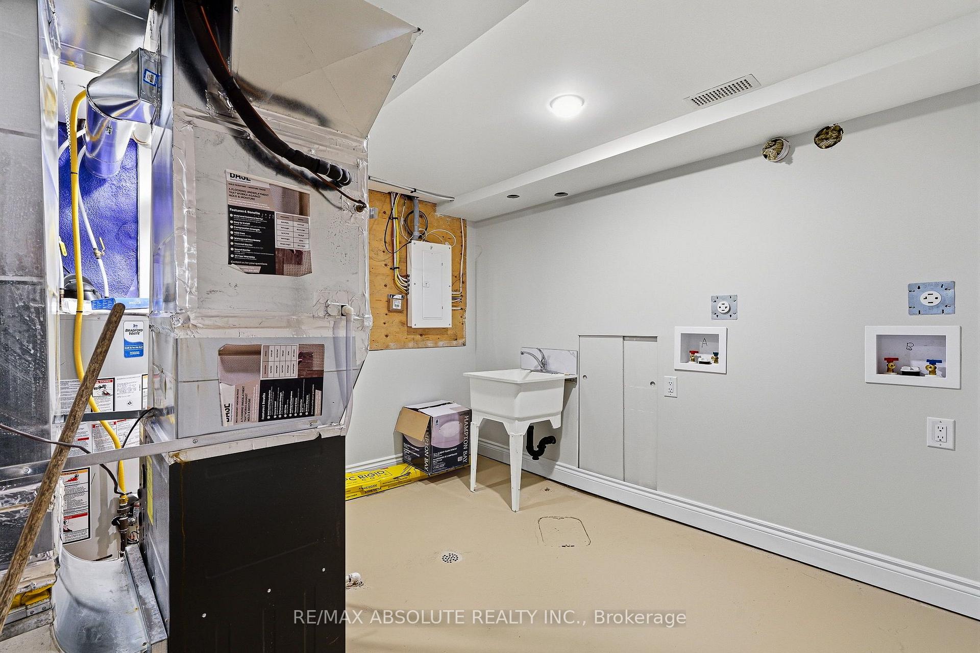 Photo 28 of 1095 Kenaston Street, Ottawa, Cyrville Rd./Industrial Park — HOMEH