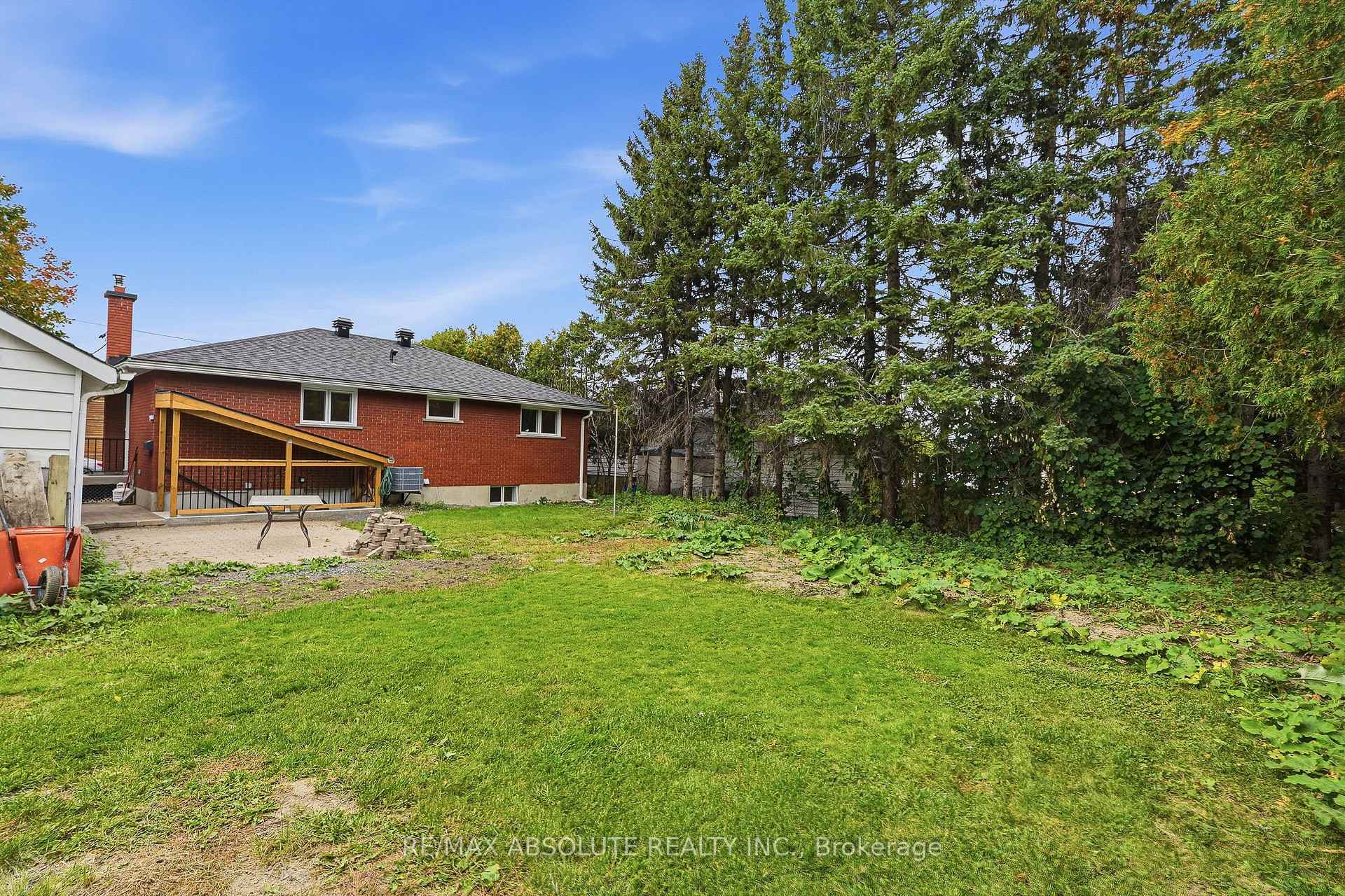 Photo 30 of 1095 Kenaston Street, Ottawa, Cyrville Rd./Industrial Park — HOMEH