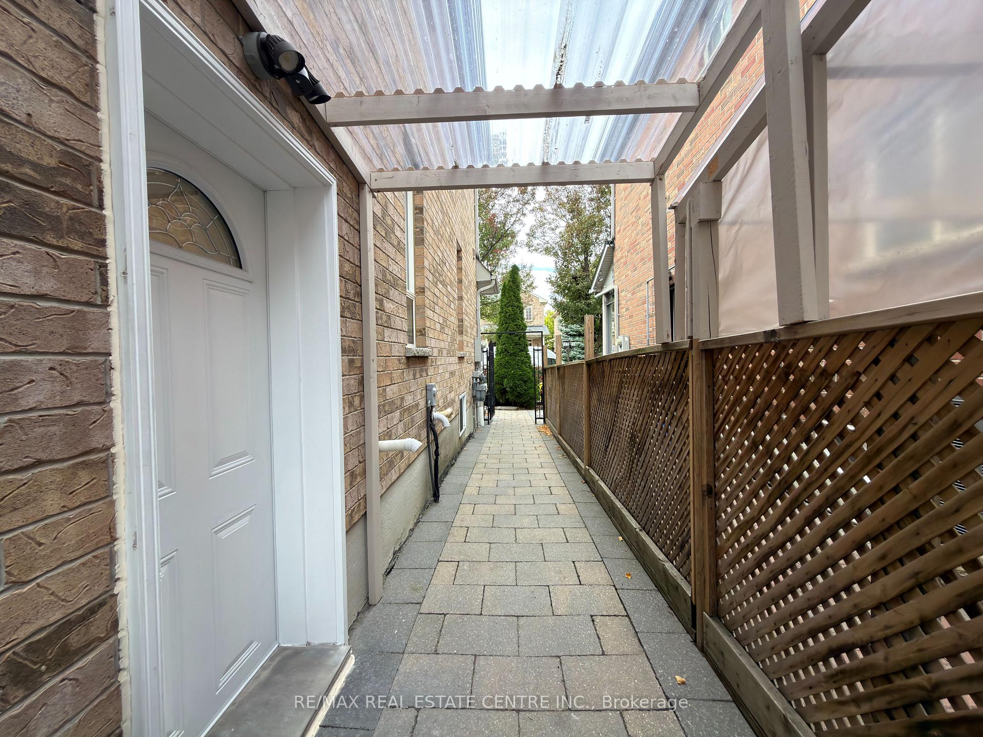 Photo 2 of Unit Lower, 53 Dybal Street, Vaughan, Vellore Village — HOMEH