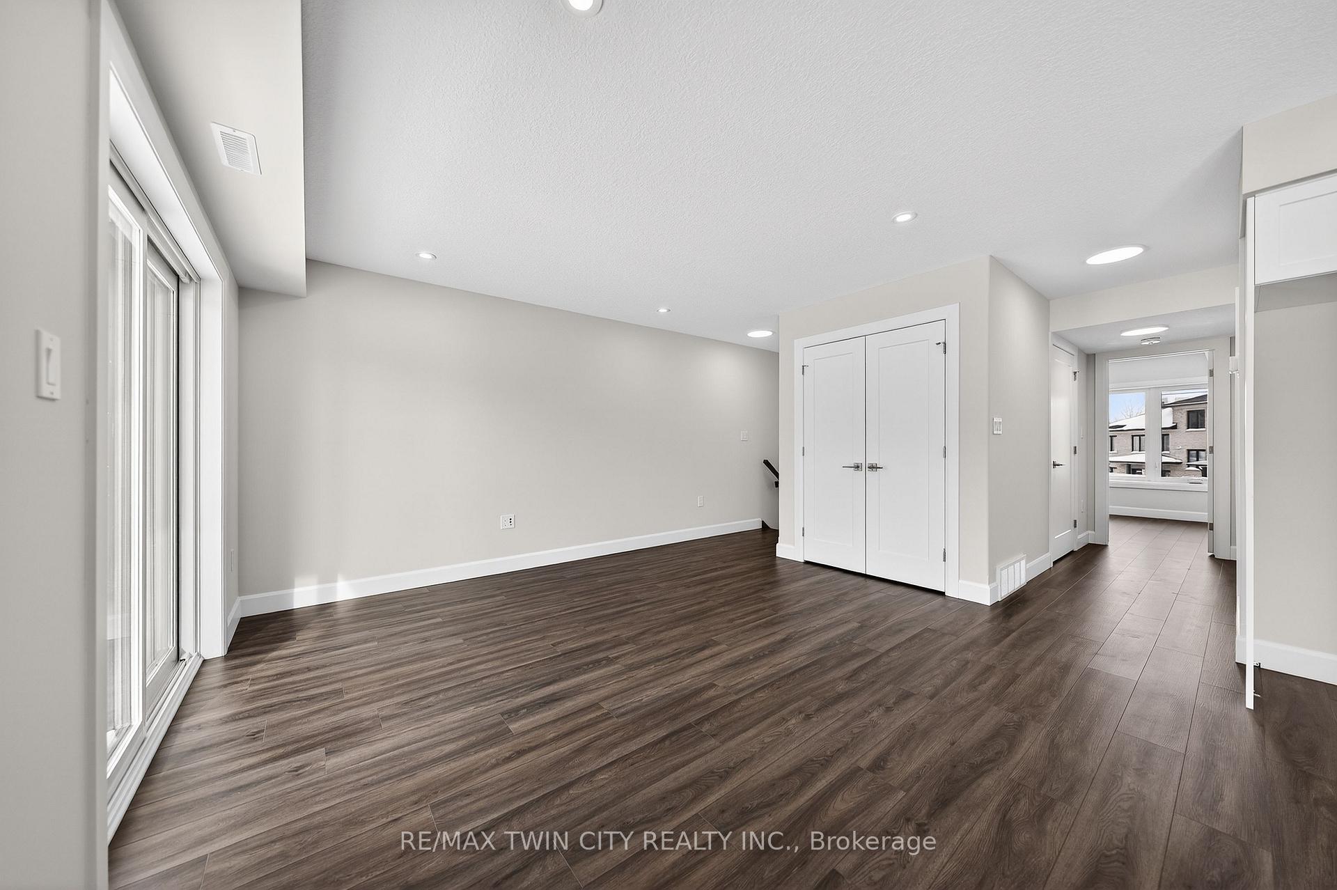 Photo 6 of Unit 48, 3202 Vivian Line, Stratford — HOMEH