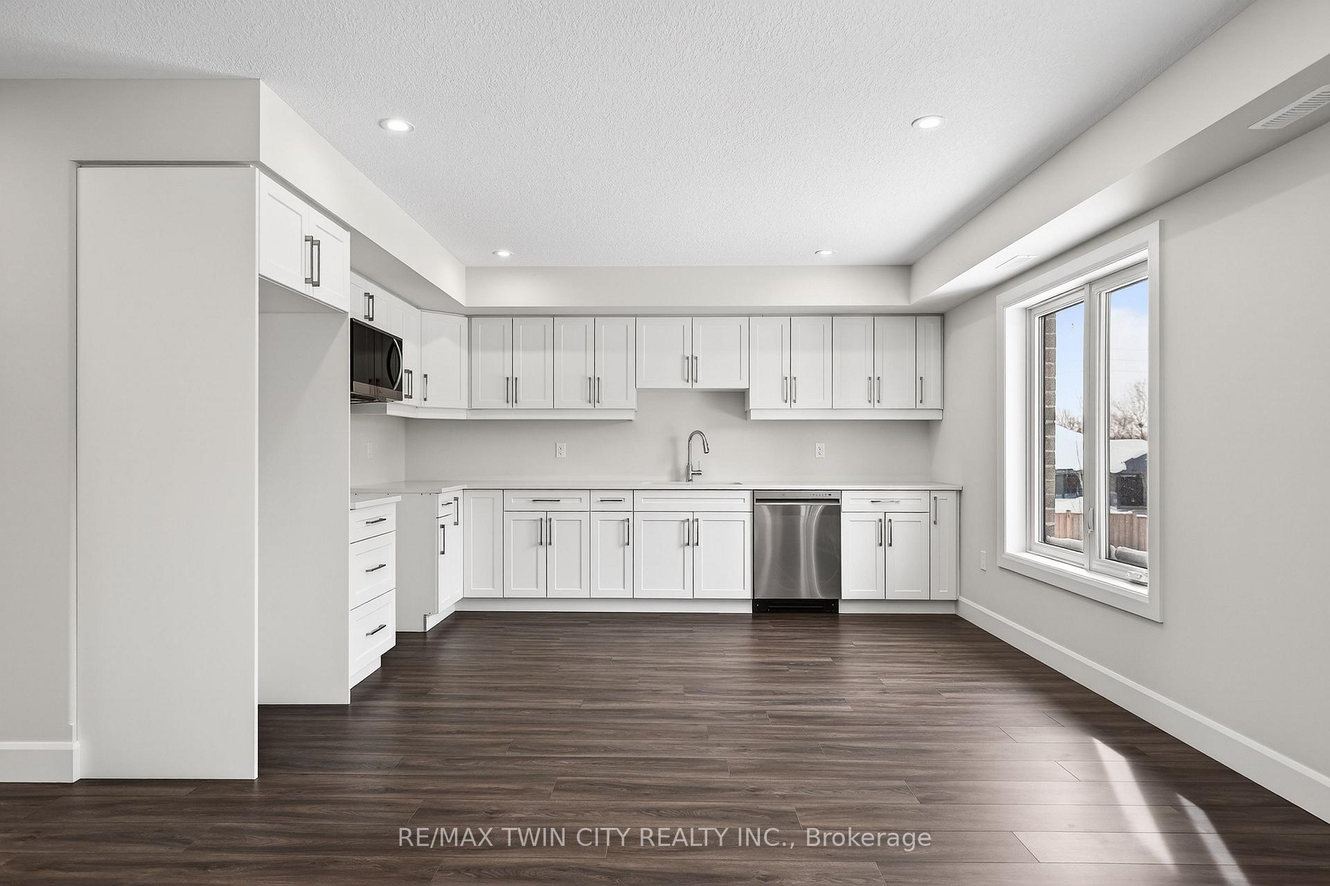 Photo 7 of Unit 48, 3202 Vivian Line, Stratford — HOMEH
