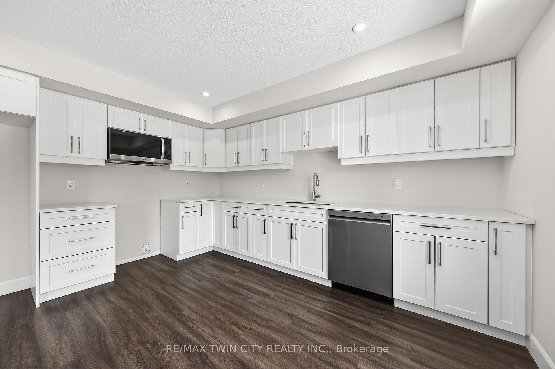 Photo 8 of Unit 48, 3202 Vivian Line, Stratford — HOMEH