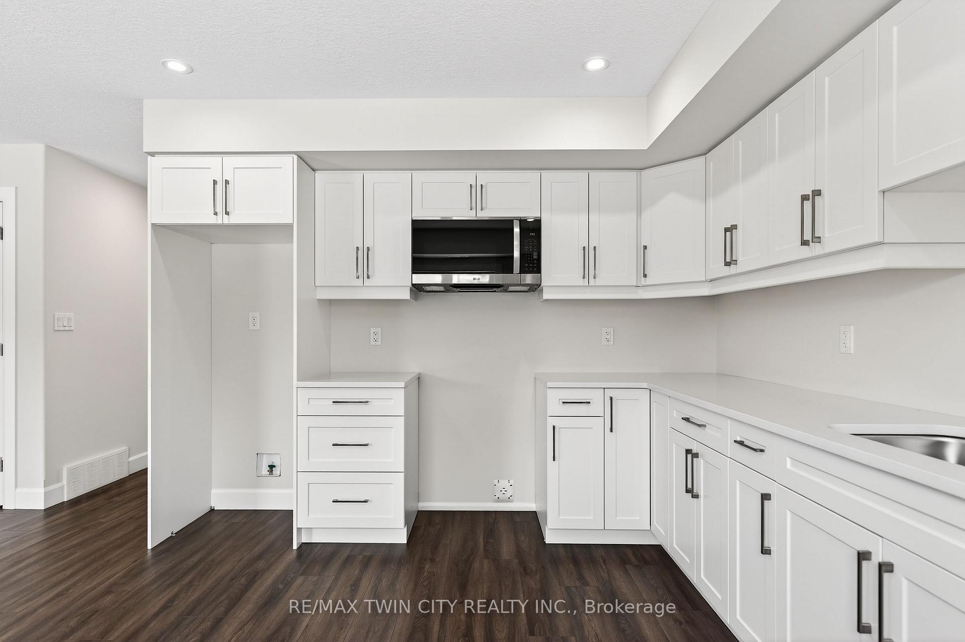 Photo 9 of Unit 48, 3202 Vivian Line, Stratford — HOMEH