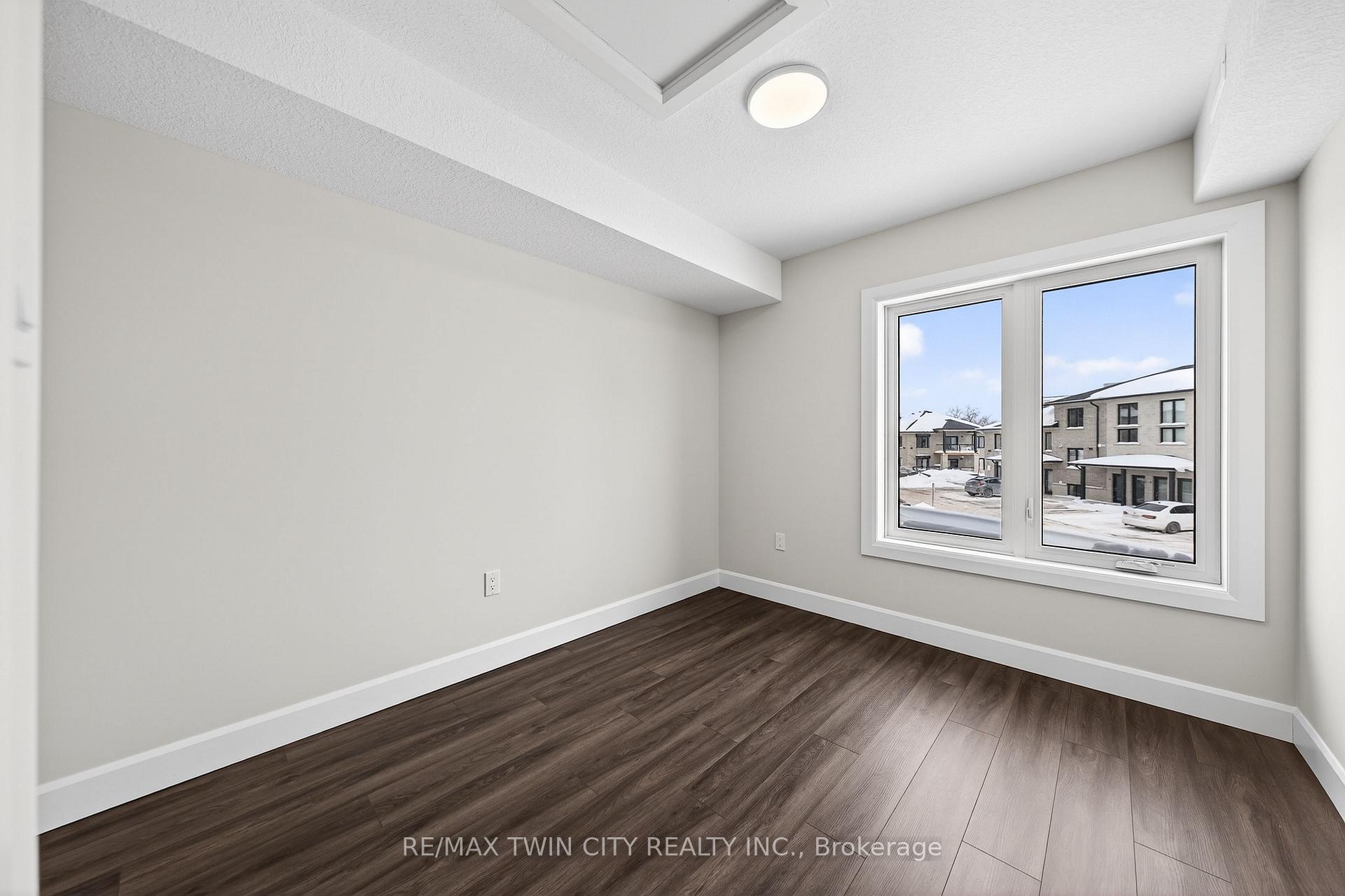 Photo 16 of Unit 48, 3202 Vivian Line, Stratford — HOMEH
