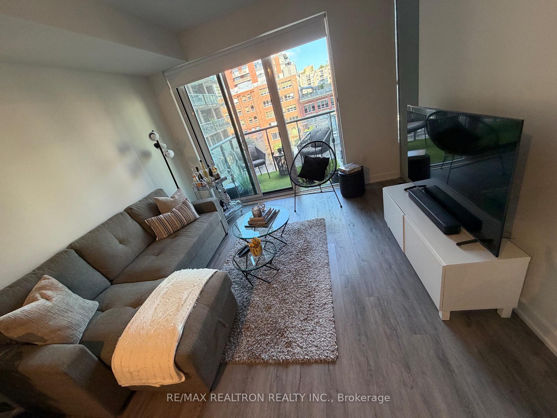 Photo 6 of Unit 611, 158 Front Street E, Toronto, Moss Park — HOMEH
