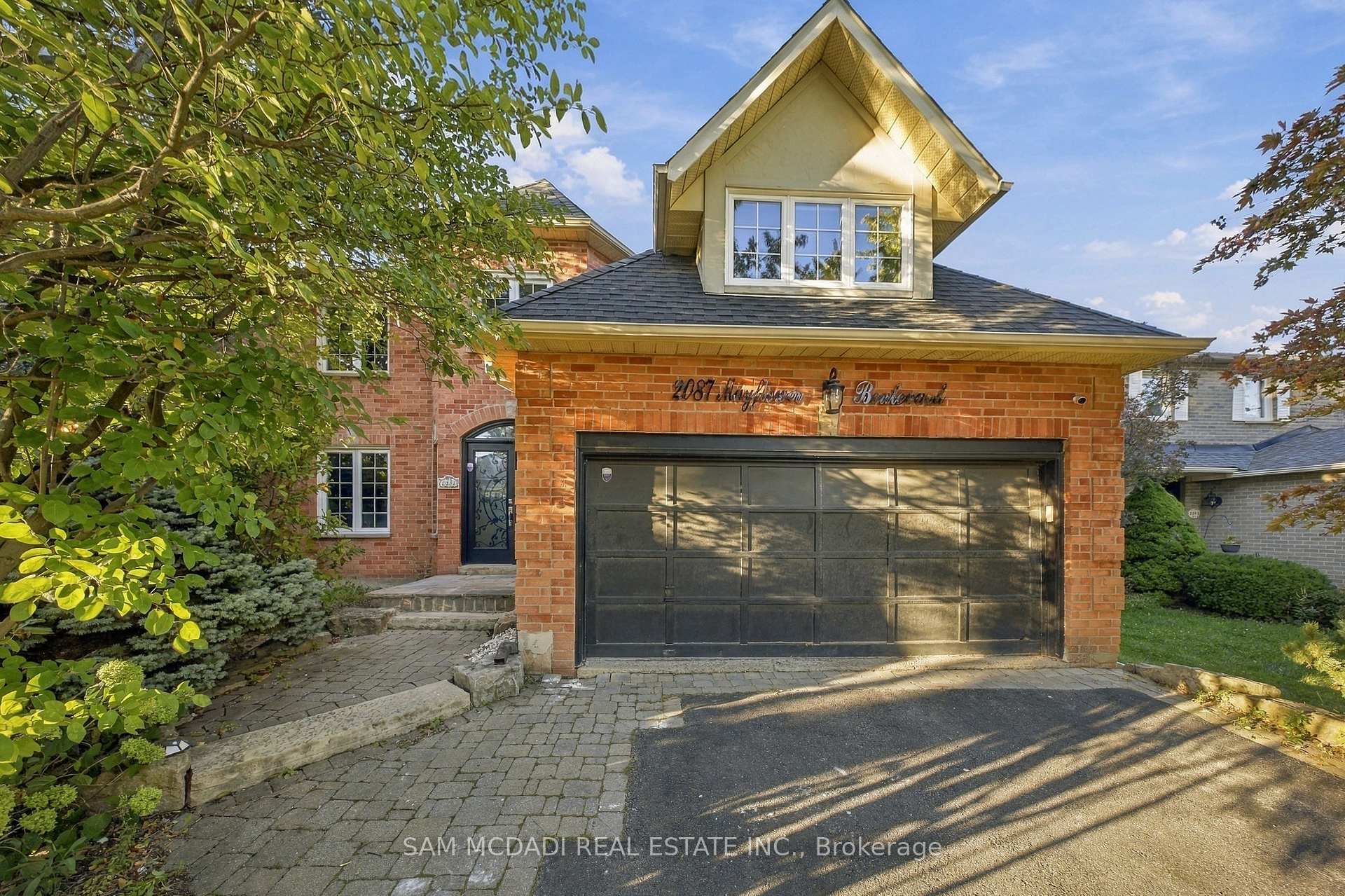 Photo 2 of 2087 Mayflower Boulevard, Oakville, River Oaks — HOMEH
