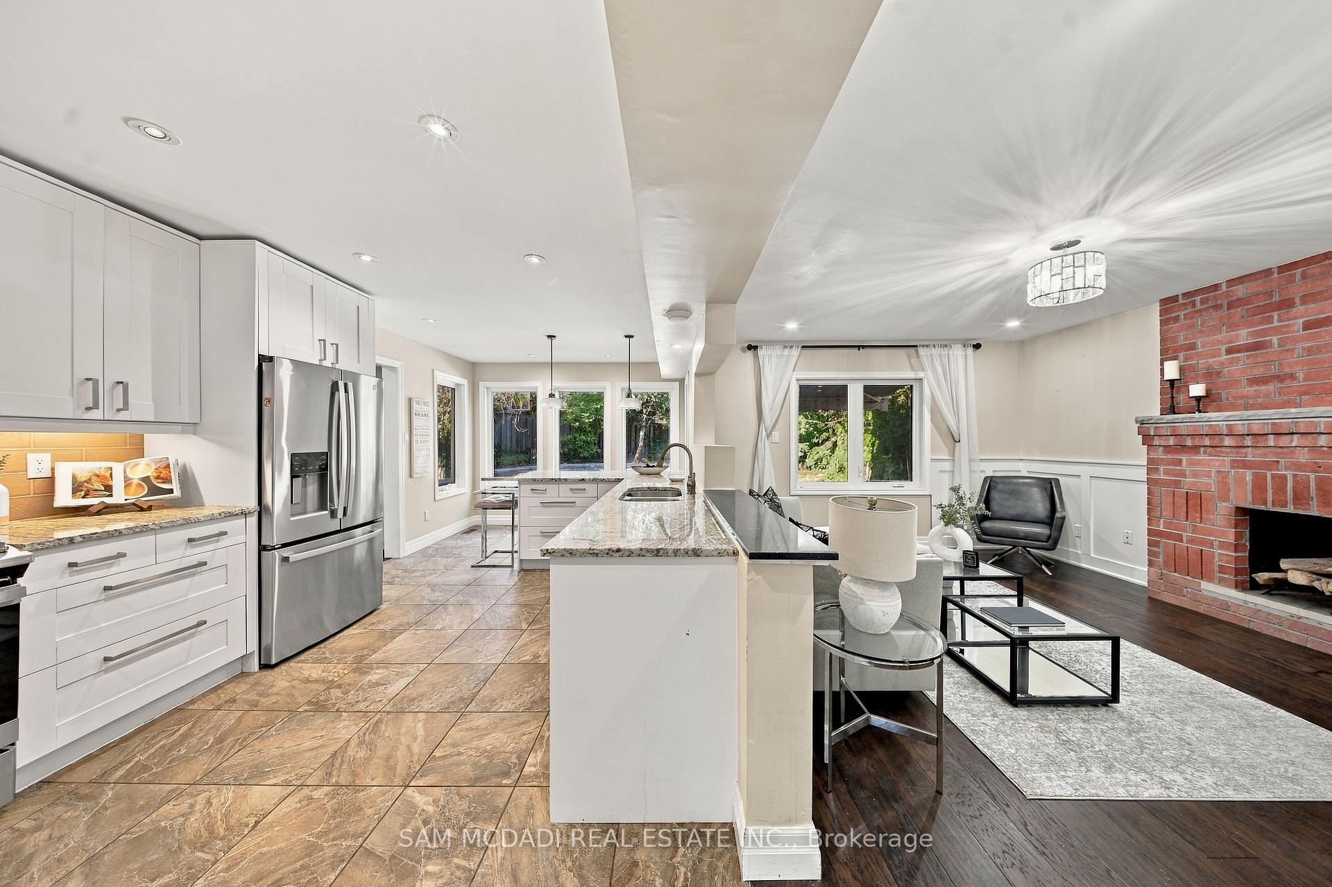 Photo 6 of 2087 Mayflower Boulevard, Oakville, River Oaks — HOMEH