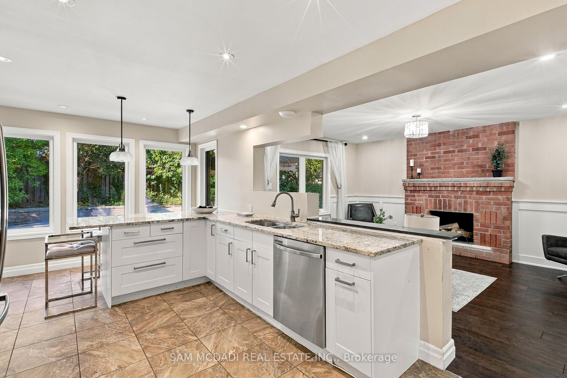 Photo 9 of 2087 Mayflower Boulevard, Oakville, River Oaks — HOMEH