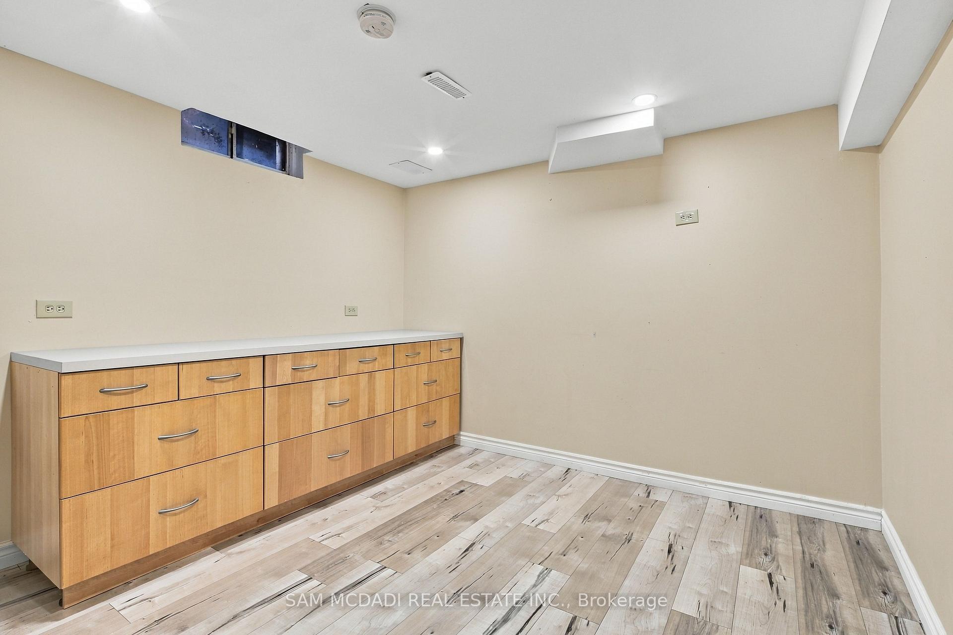 Photo 39 of 2087 Mayflower Boulevard, Oakville, River Oaks — HOMEH