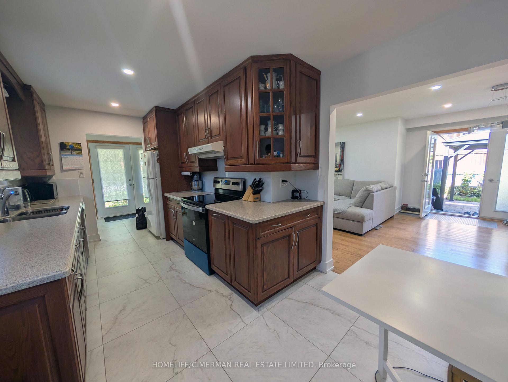Photo 2 of 3225 Rymal Road, Mississauga, Applewood — HOMEH