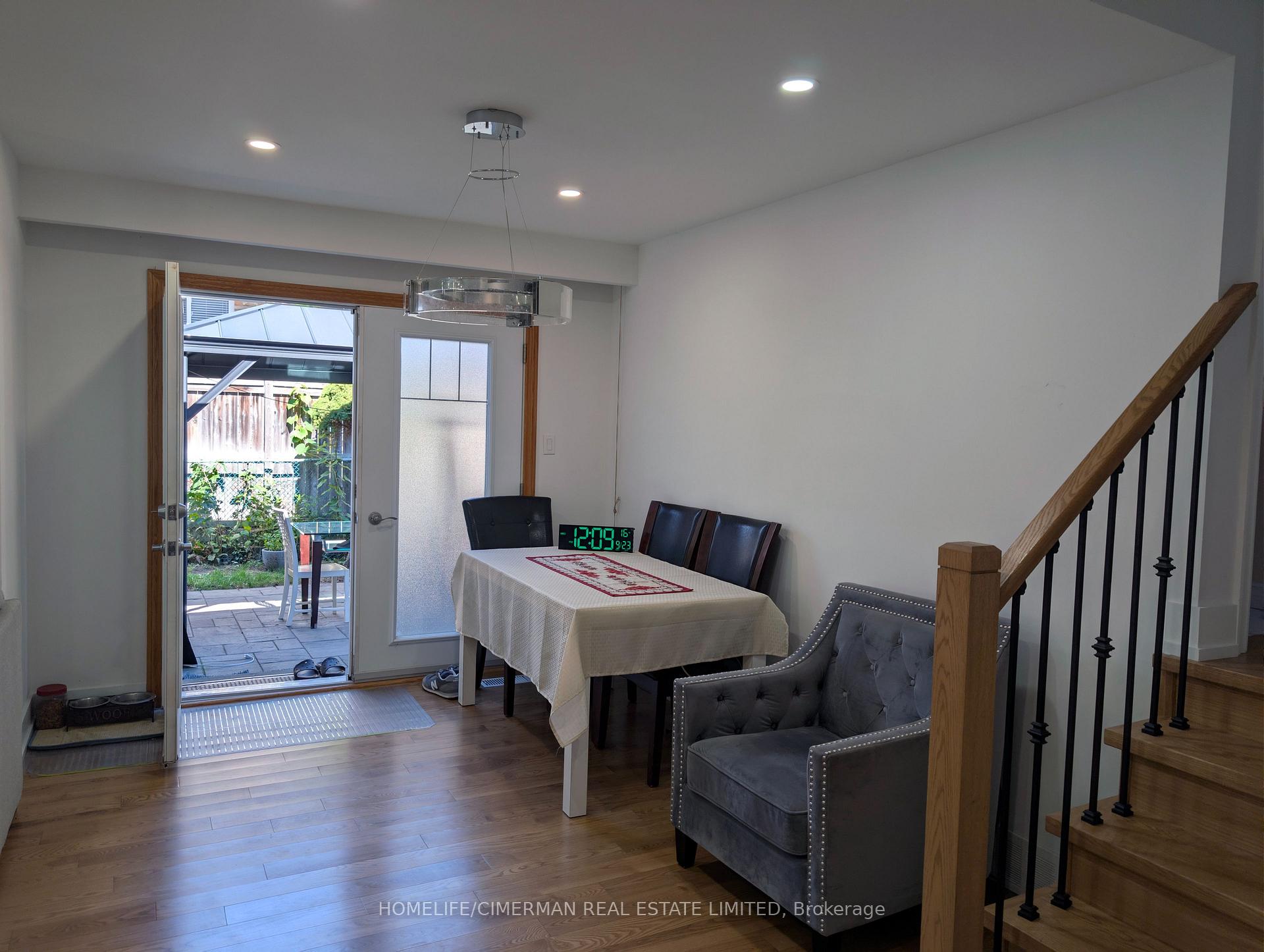 Photo 5 of 3225 Rymal Road, Mississauga, Applewood — HOMEH