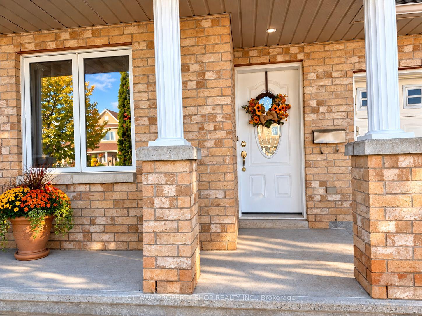 Photo 4 of 2482 Esprit Drive, Ottawa, Avalon East — HOMEH