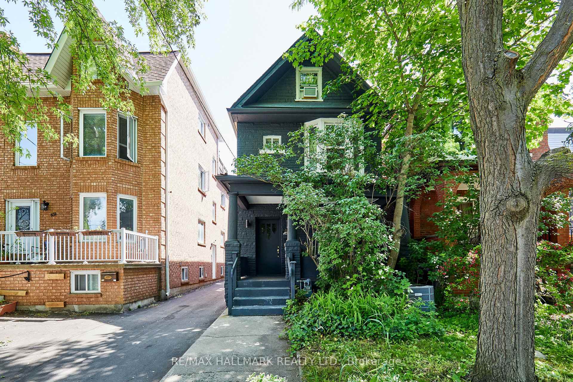 Photo 2 of 837 Gladstone Avenue, Toronto, Dovercourt-Wallace Emerson-Junction — HOMEH