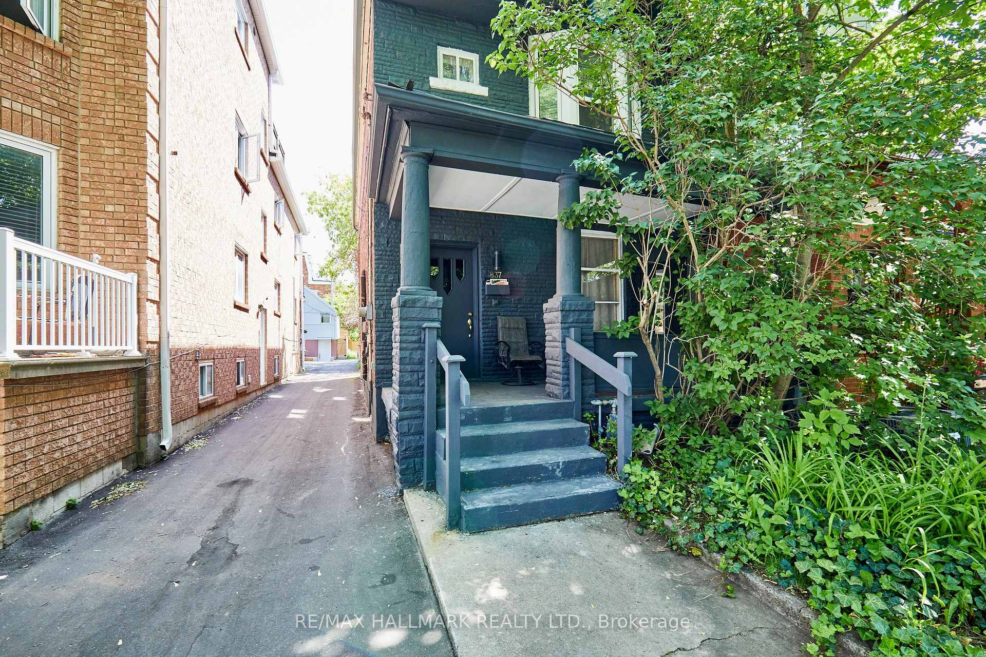 Photo 3 of 837 Gladstone Avenue, Toronto, Dovercourt-Wallace Emerson-Junction — HOMEH