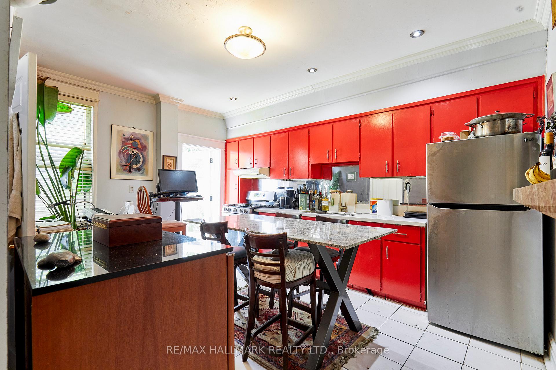 Photo 7 of 837 Gladstone Avenue, Toronto, Dovercourt-Wallace Emerson-Junction — HOMEH