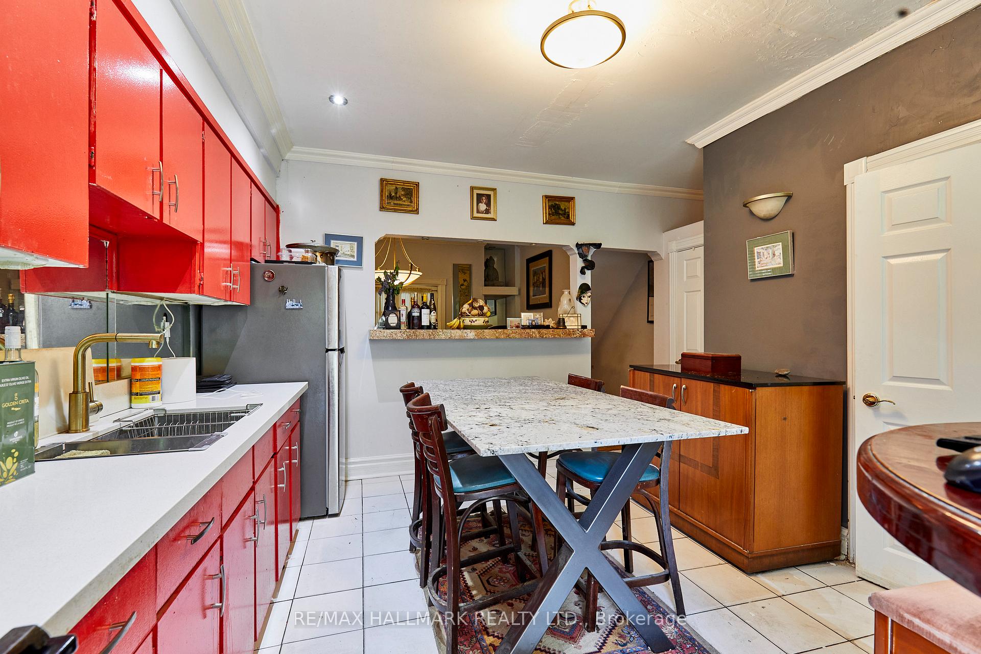 Photo 9 of 837 Gladstone Avenue, Toronto, Dovercourt-Wallace Emerson-Junction — HOMEH