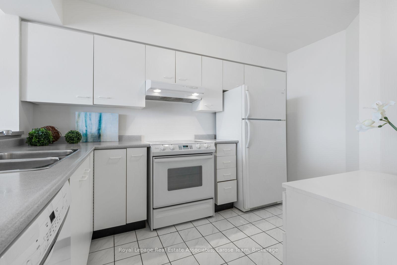 Photo 10 of Unit 607, 1500 Grazia Court, Mississauga, Rathwood — HOMEH