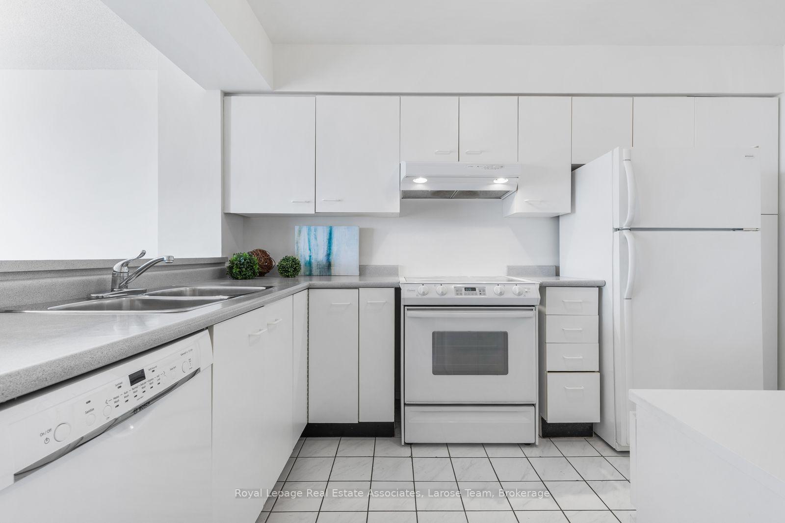 Photo 11 of Unit 607, 1500 Grazia Court, Mississauga, Rathwood — HOMEH