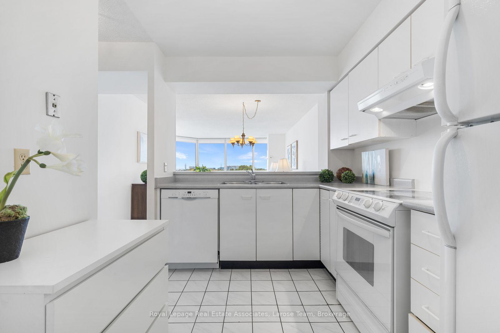 Photo 12 of Unit 607, 1500 Grazia Court, Mississauga, Rathwood — HOMEH