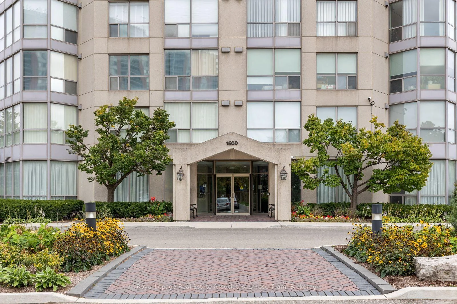 Photo 4 of Unit 607, 1500 Grazia Court, Mississauga, Rathwood — HOMEH