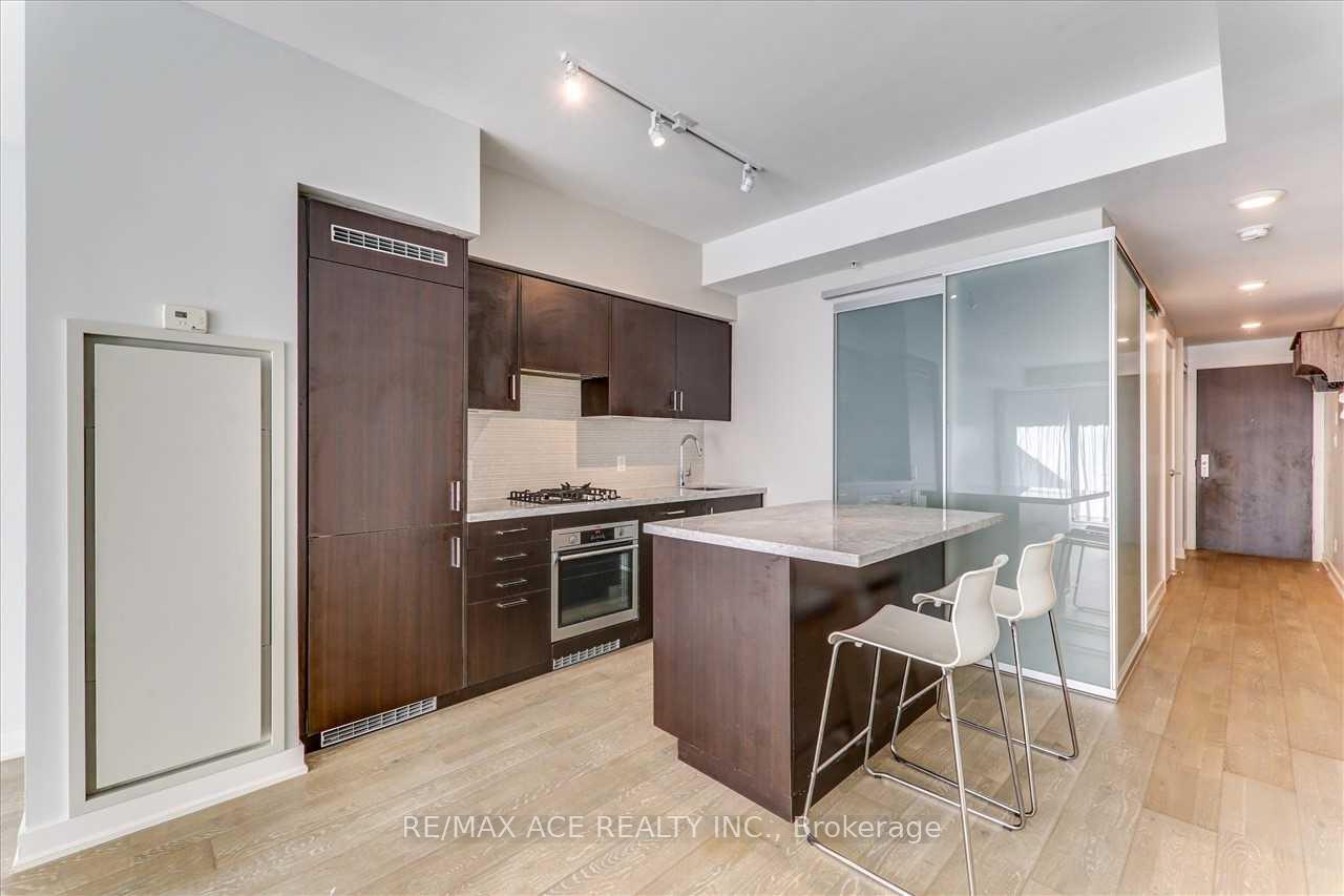 Photo 13 of Unit 206, 1960 Queen Street, Toronto, The Beaches — HOMEH