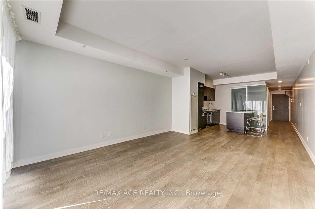 Photo 19 of Unit 206, 1960 Queen Street, Toronto, The Beaches — HOMEH