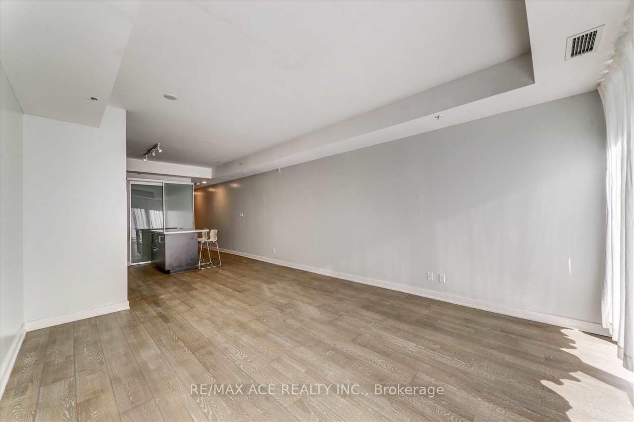 Photo 20 of Unit 206, 1960 Queen Street, Toronto, The Beaches — HOMEH