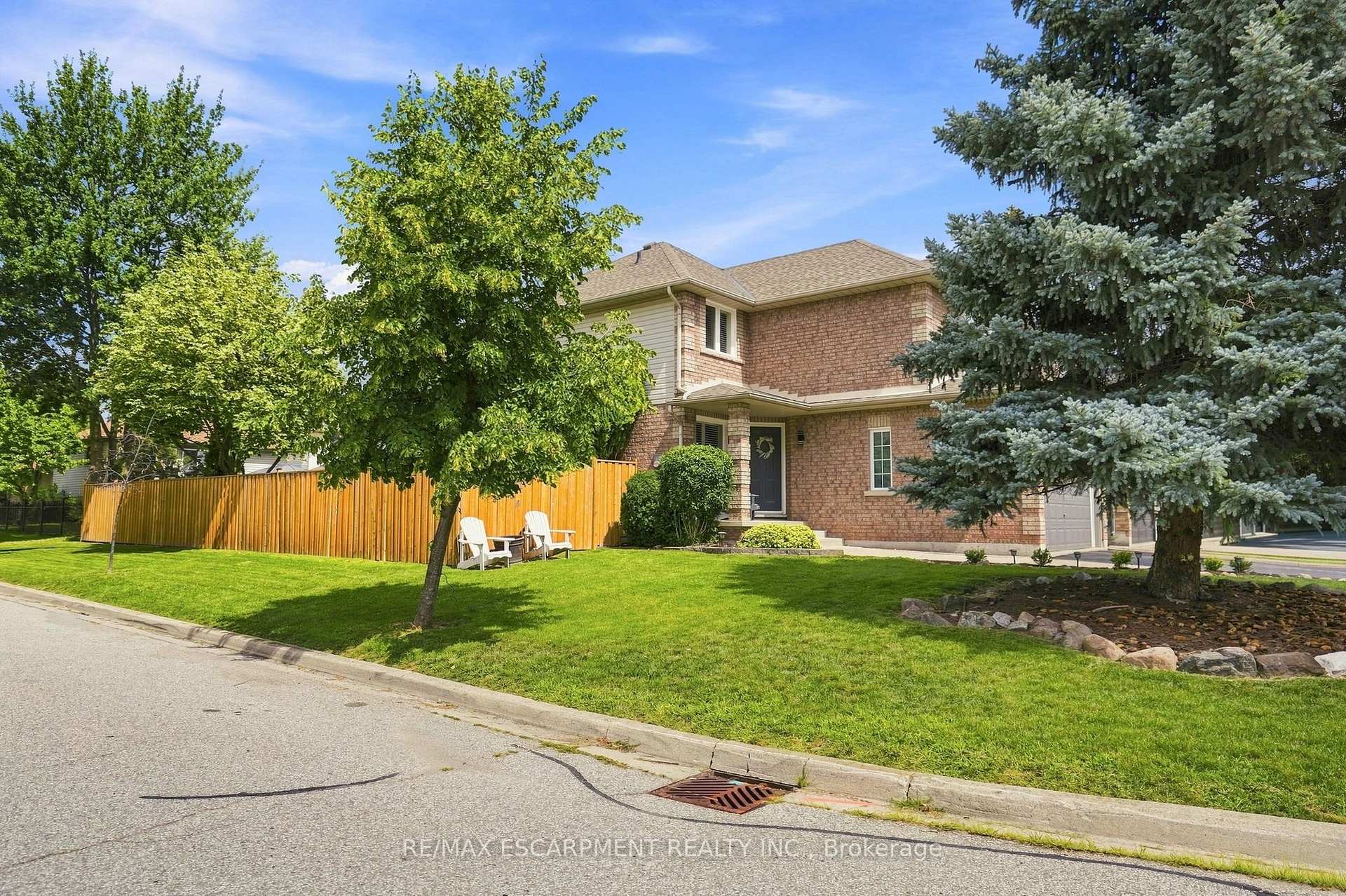 Photo 3 of 4109 Forest Run Avenue, Burlington, Tansley — HOMEH